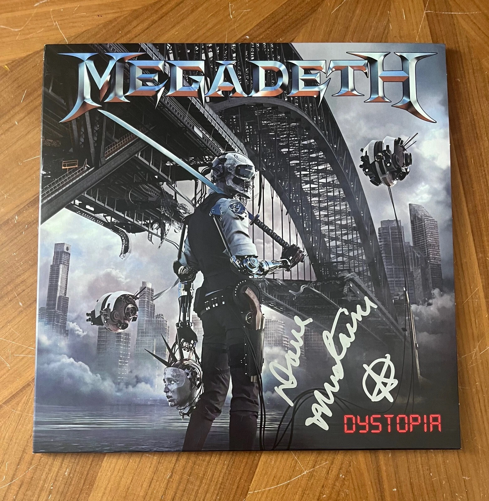 * DAVE MUSTAINE * signed album * MEGADETH * DYSTOPIA * 1