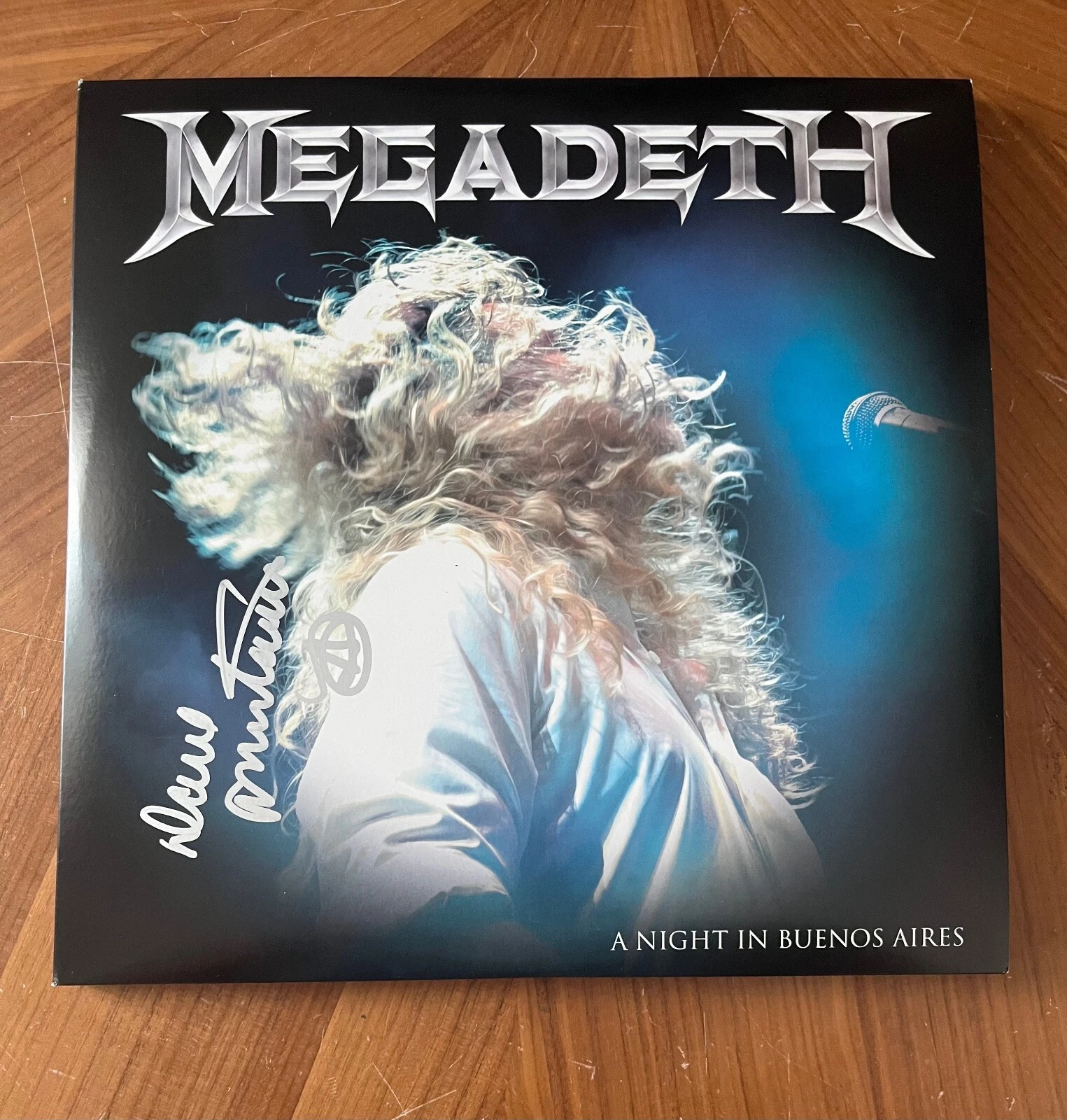 * DAVE MUSTAINE * signed album * MEGADETH * A NIGHT IN BUENOS AIRES * 1