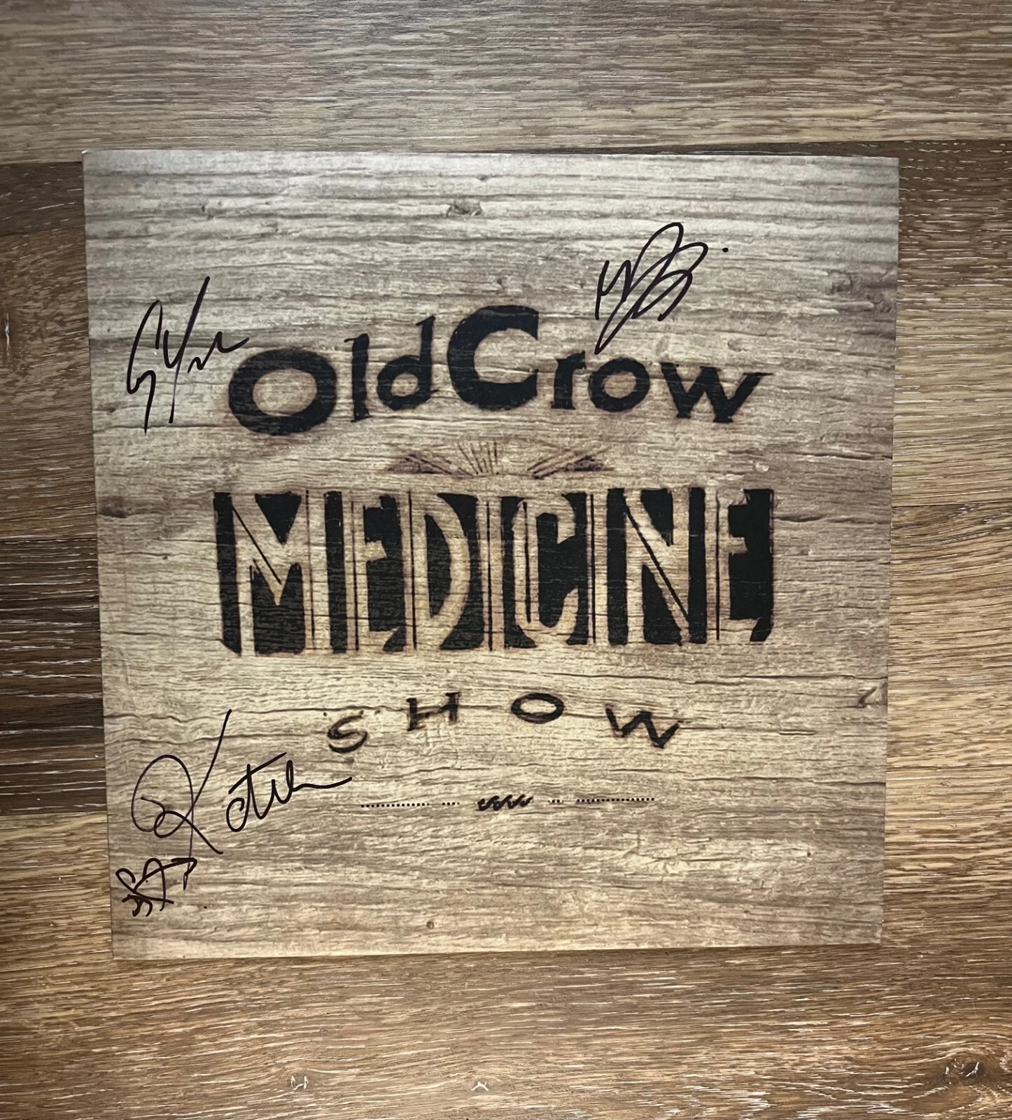 * OLD CROW MEDICINE SHOW * signed album * CARRY ME BACK * KETCH , CORY & MORGAN