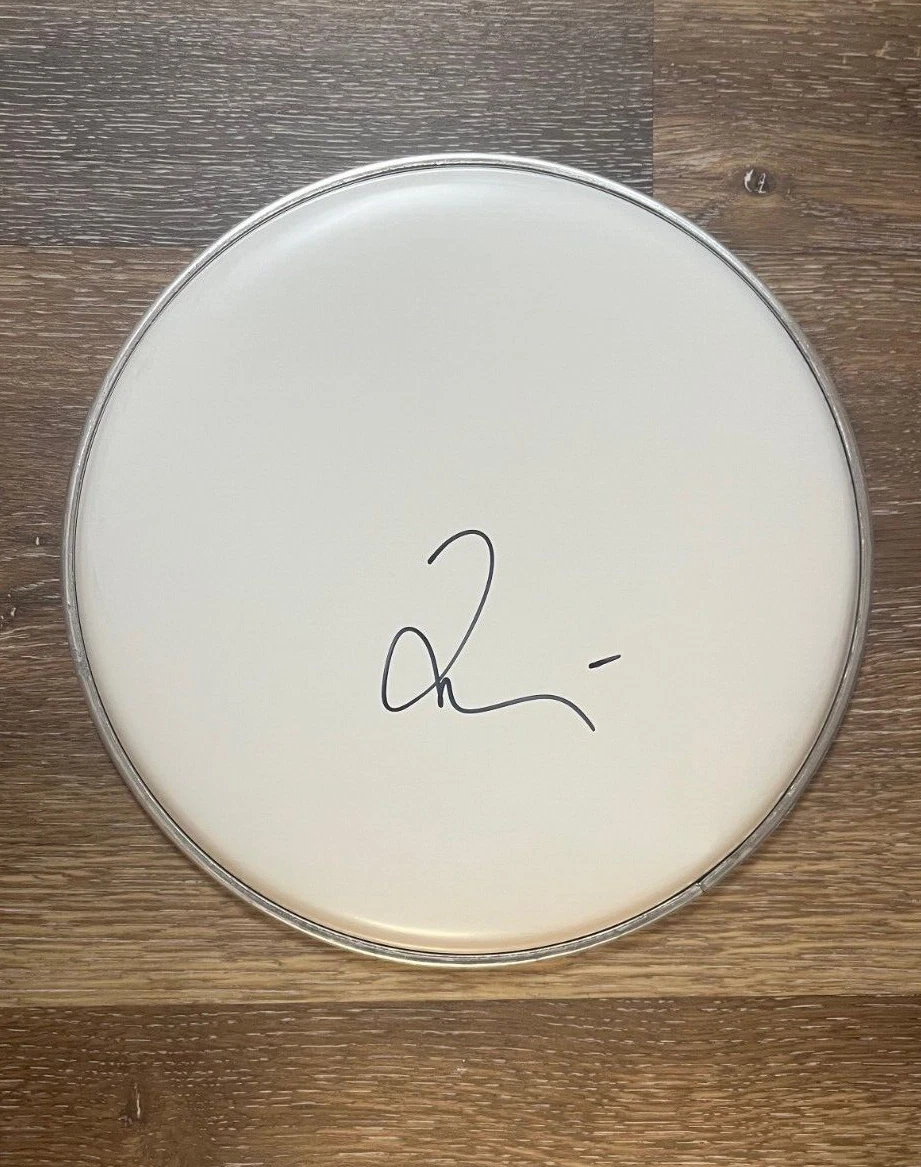 * TAYLOR HAWKINS * signed 10