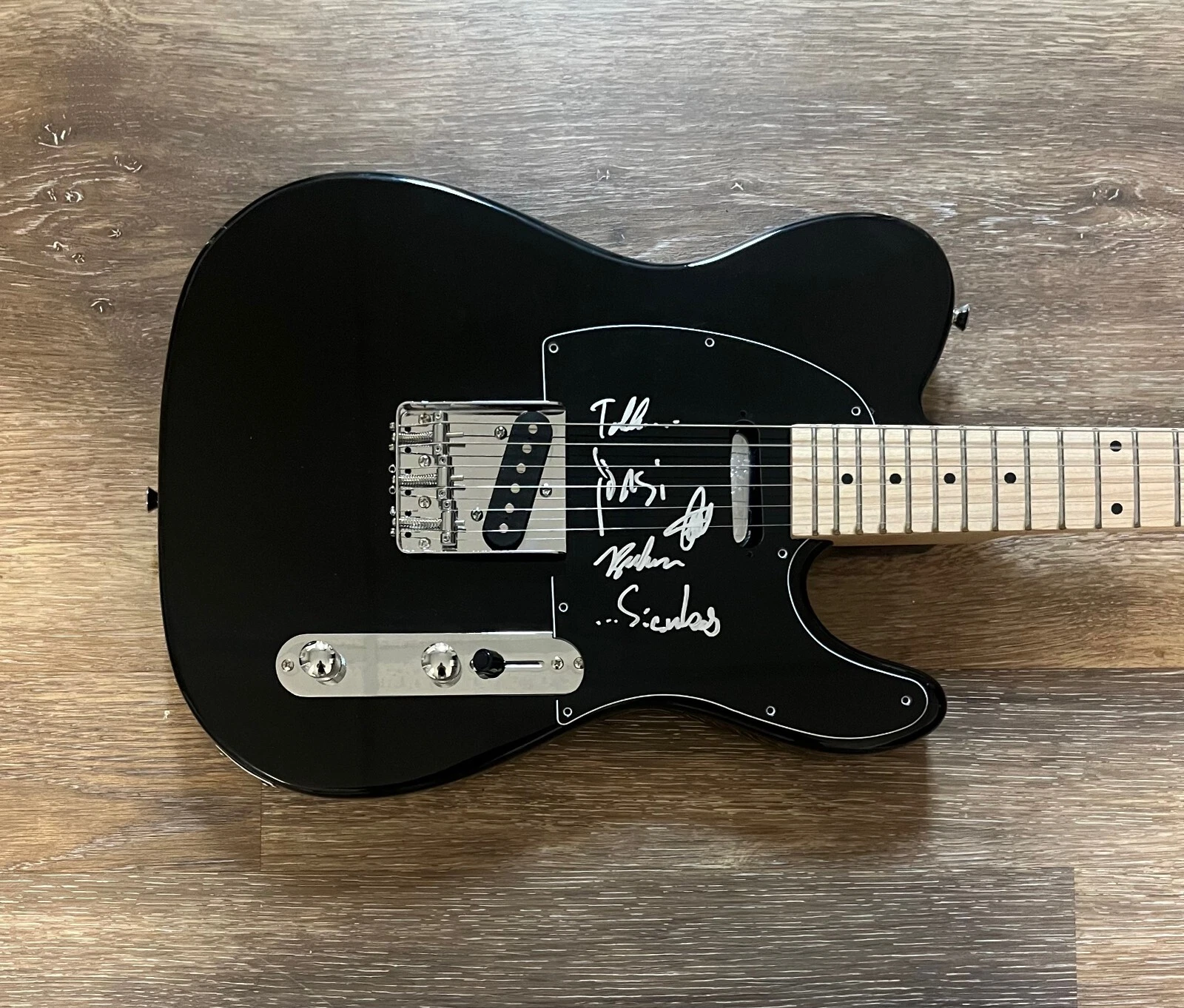 * SIGUR ROS * signed electric guitar * JONSI, GEORG & KJARTAN * 1