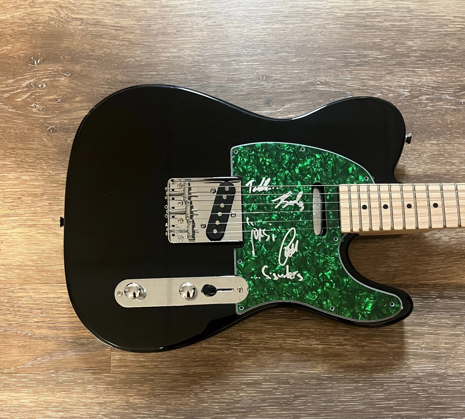 * SIGUR ROS * signed electric guitar * JONSI, GEORG & KJARTAN * 2