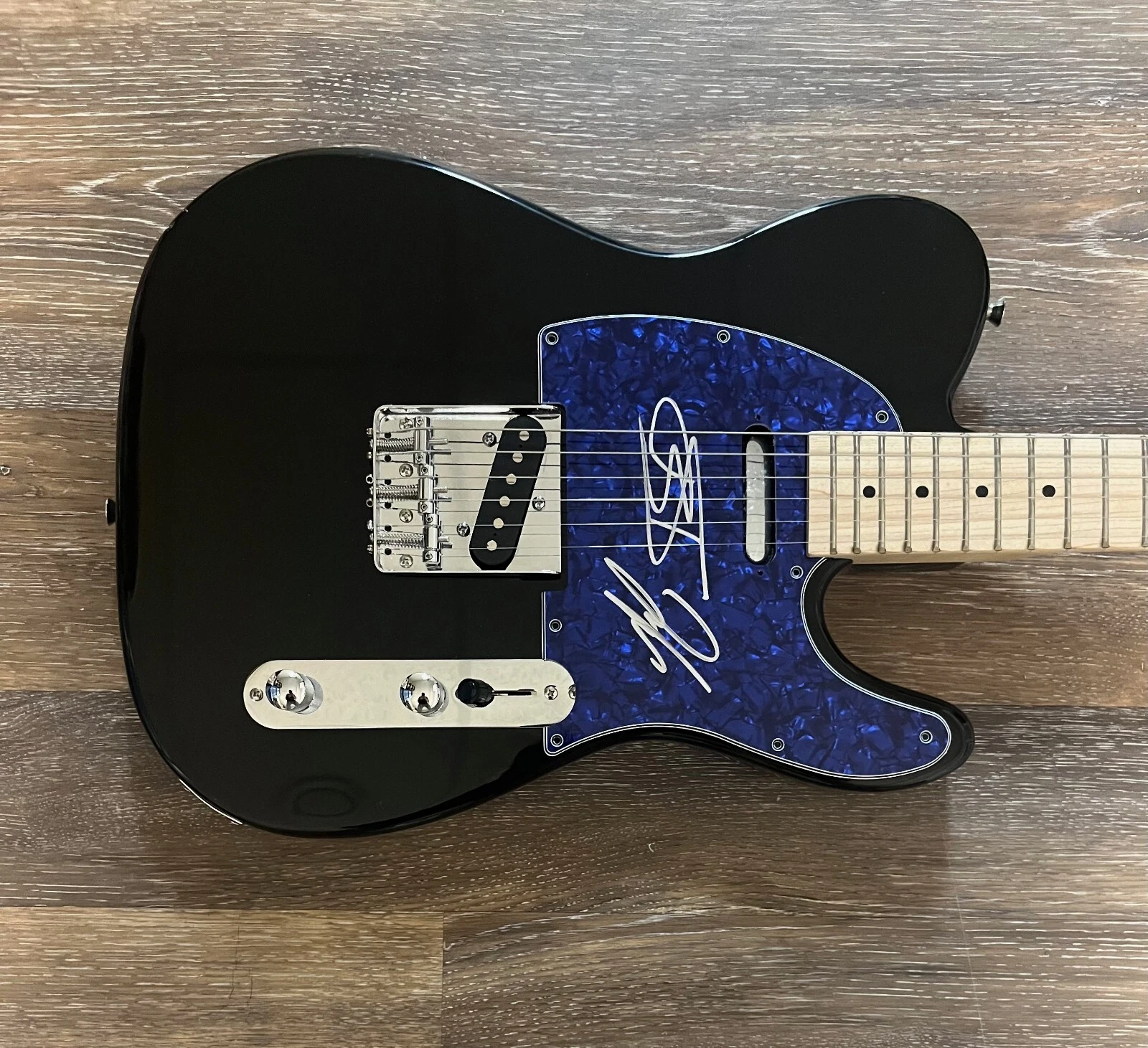 * FLORIDA GEORGIA LINE * signed electric guitar * TYLER HUBBARD & BRIAN KELLEY 1