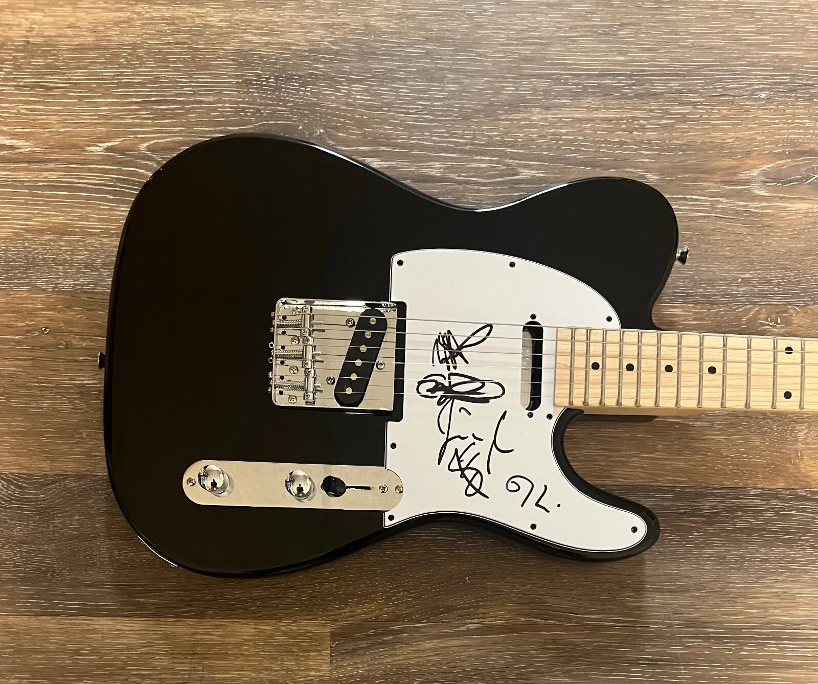 * BARENAKED LADIES * signed electric guitar * ED ROBERTSON, KEVIN, TYLER & JIM 1