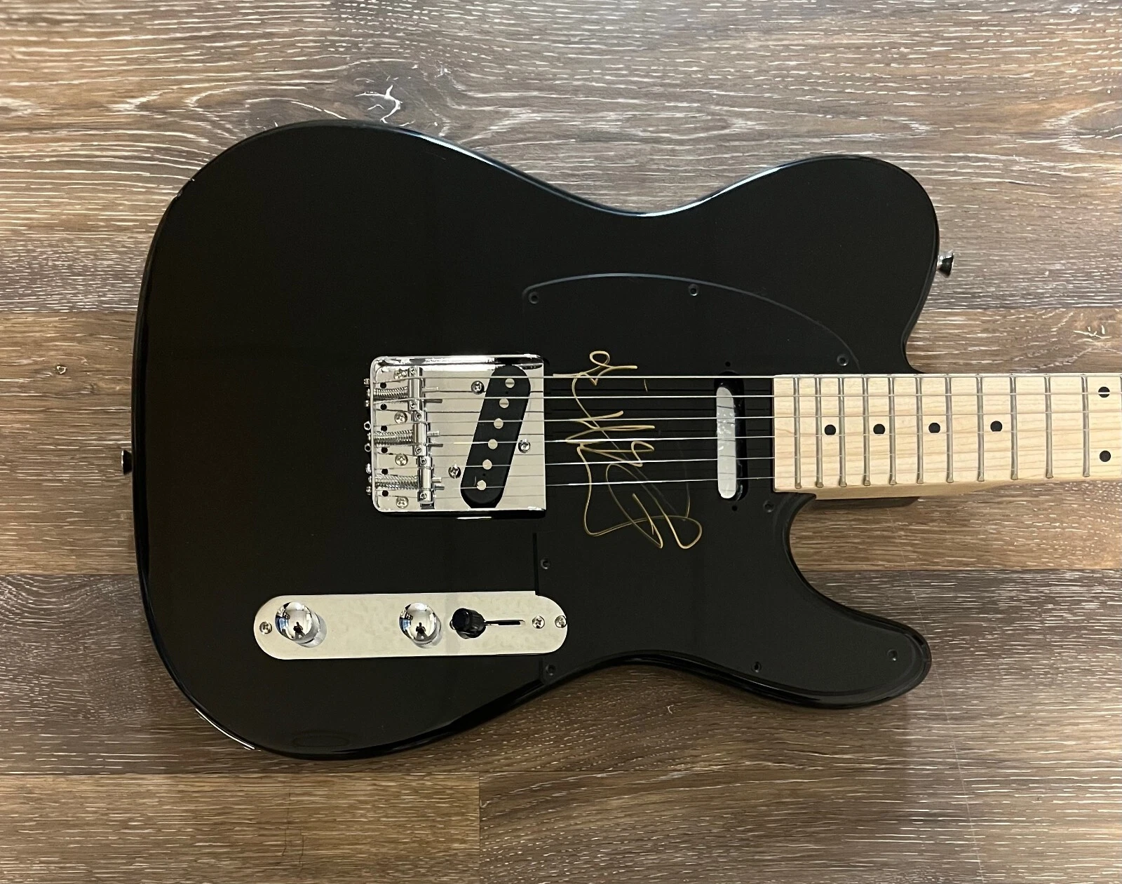 * GAVIN DEGRAW * signed electric guitar * NOT OVER YOU * 3