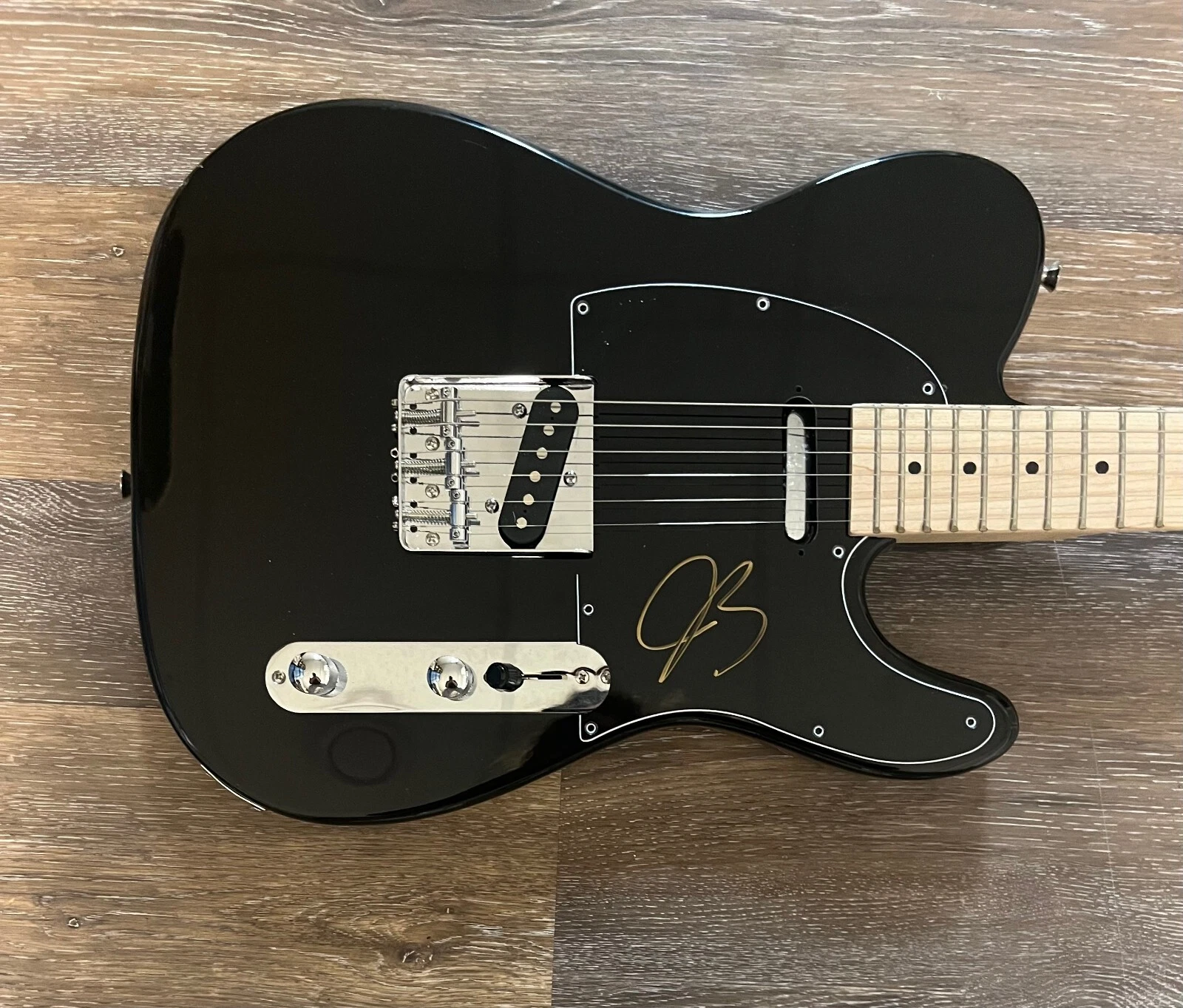 * JOE BONAMASSA * signed electric guitar * BLACK COUNTRY COMMUNION * 1