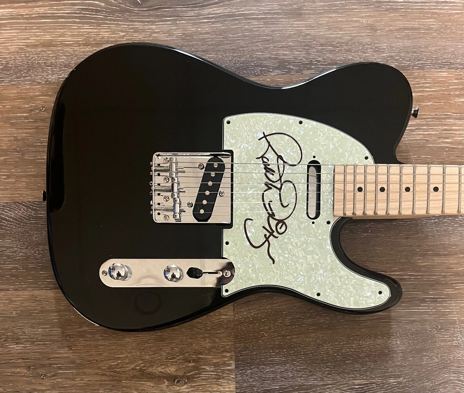 * RICK DERRINGER * signed electric guitar * THE MCCOY