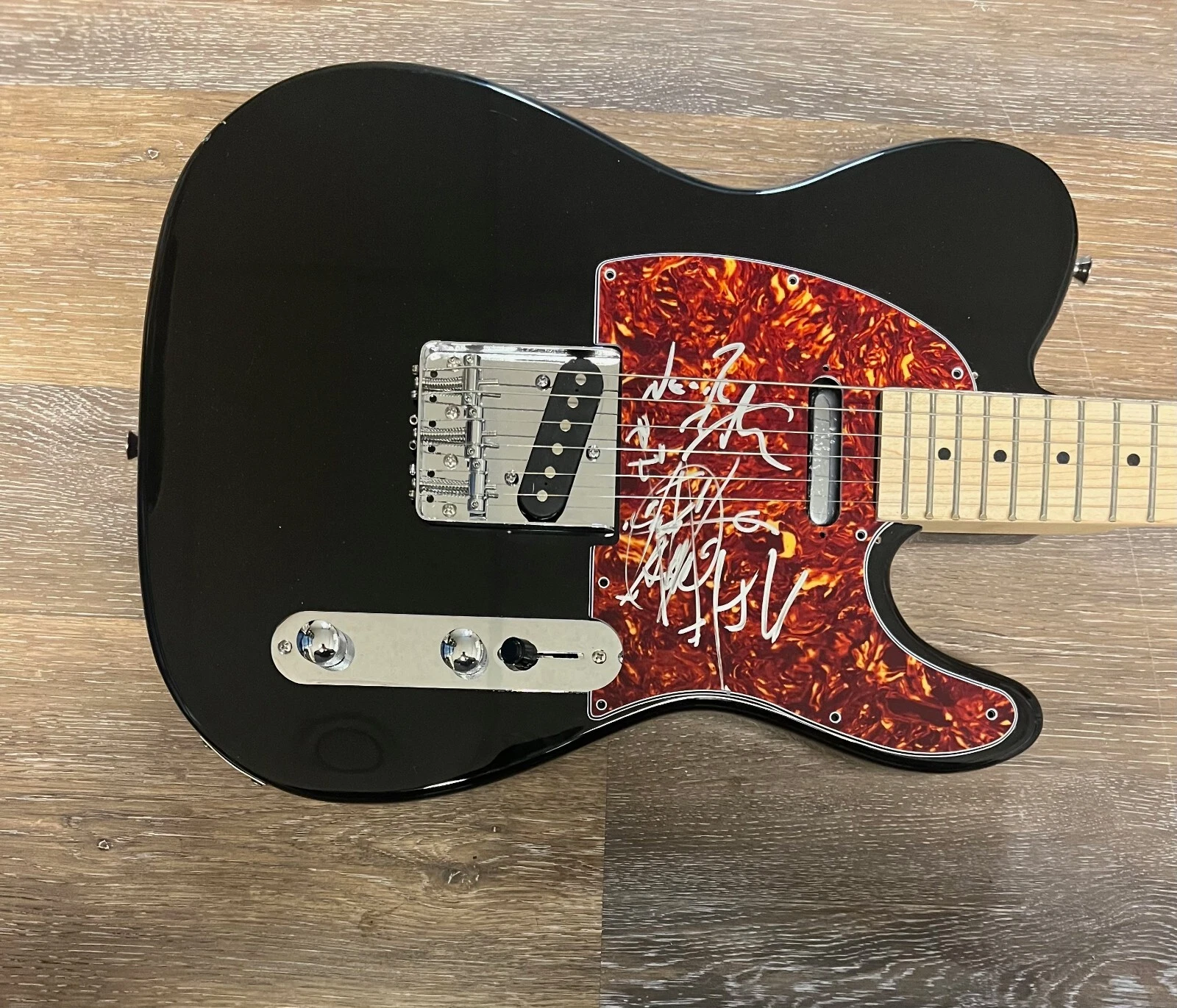 * MAYHEM * signed electric guitar * NECROBUTCHER, HELLHAMMER & ATTILA CSIHAR * 3