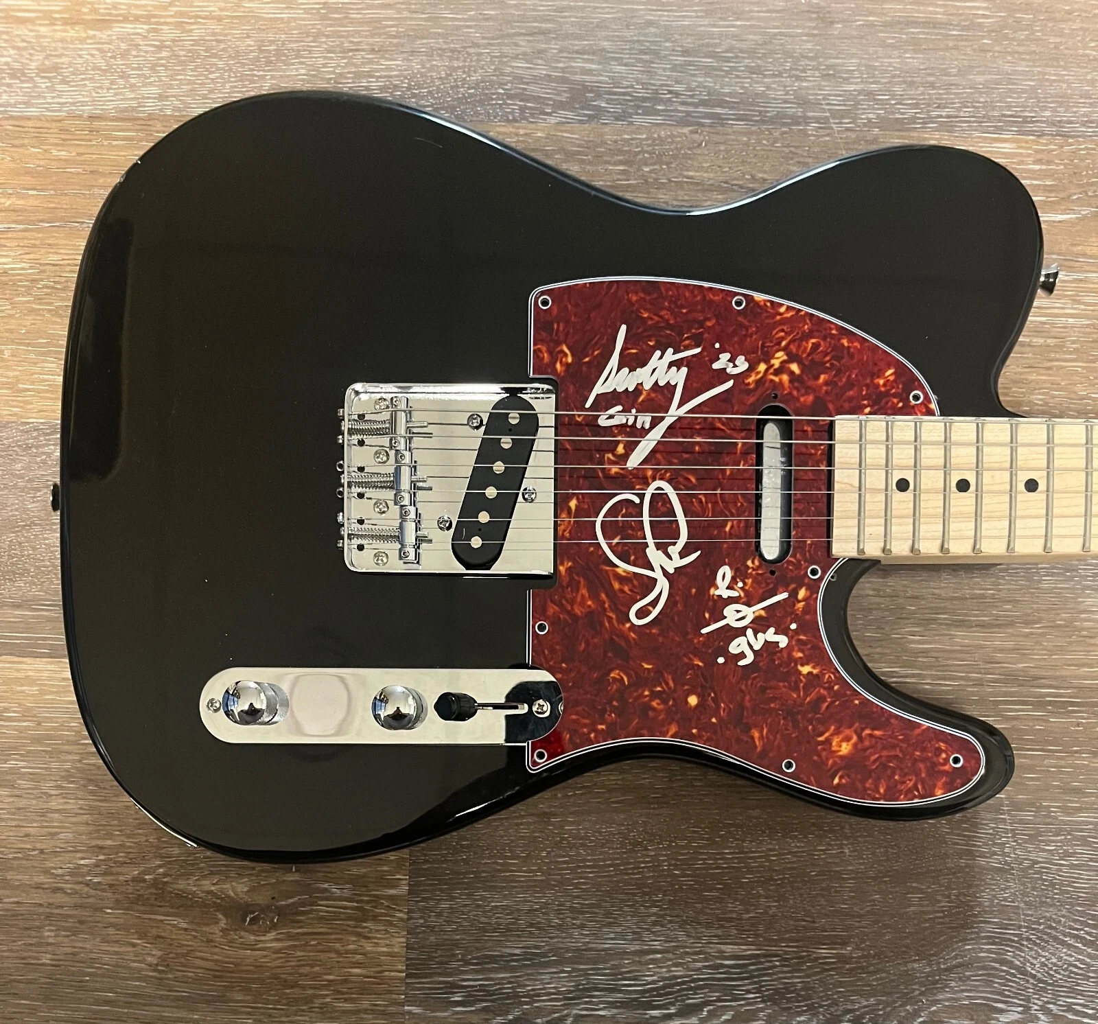 * GIN BLOSSOMS * signed electric guitar * ROBIN WILSON, SCOTTY JOHNSON & HESSEL