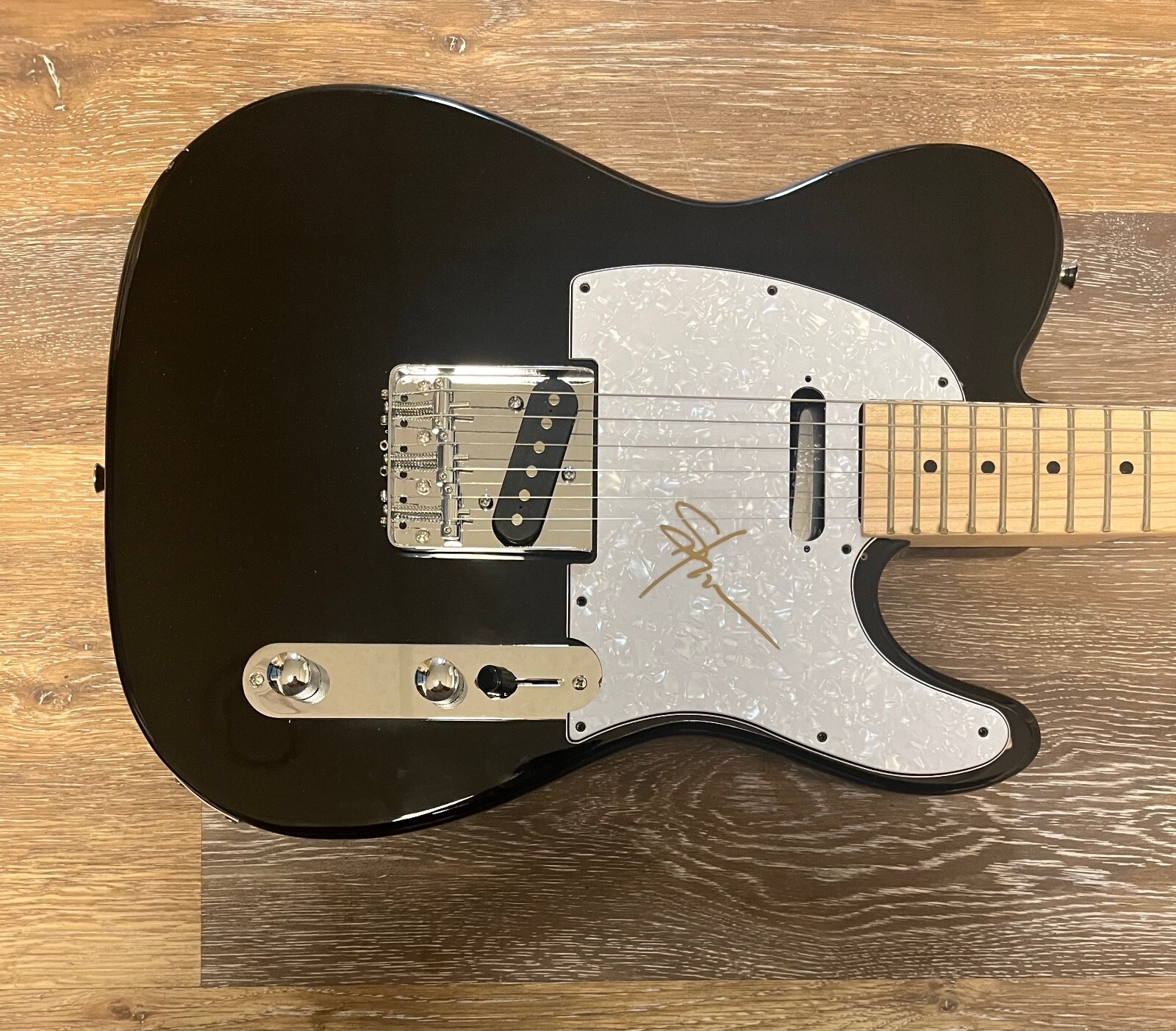 * SHOOTER JENNING * signed electric guitar * WAYLON * OUTLAW YOU * 4