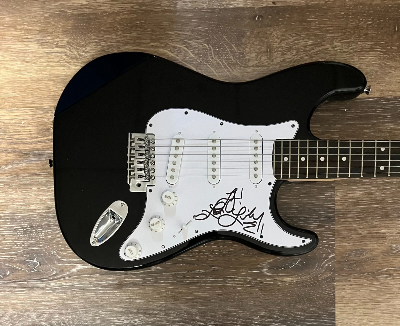 * LINDSAY ELL * signed electric guitar * RIGHT ON TIME * 1