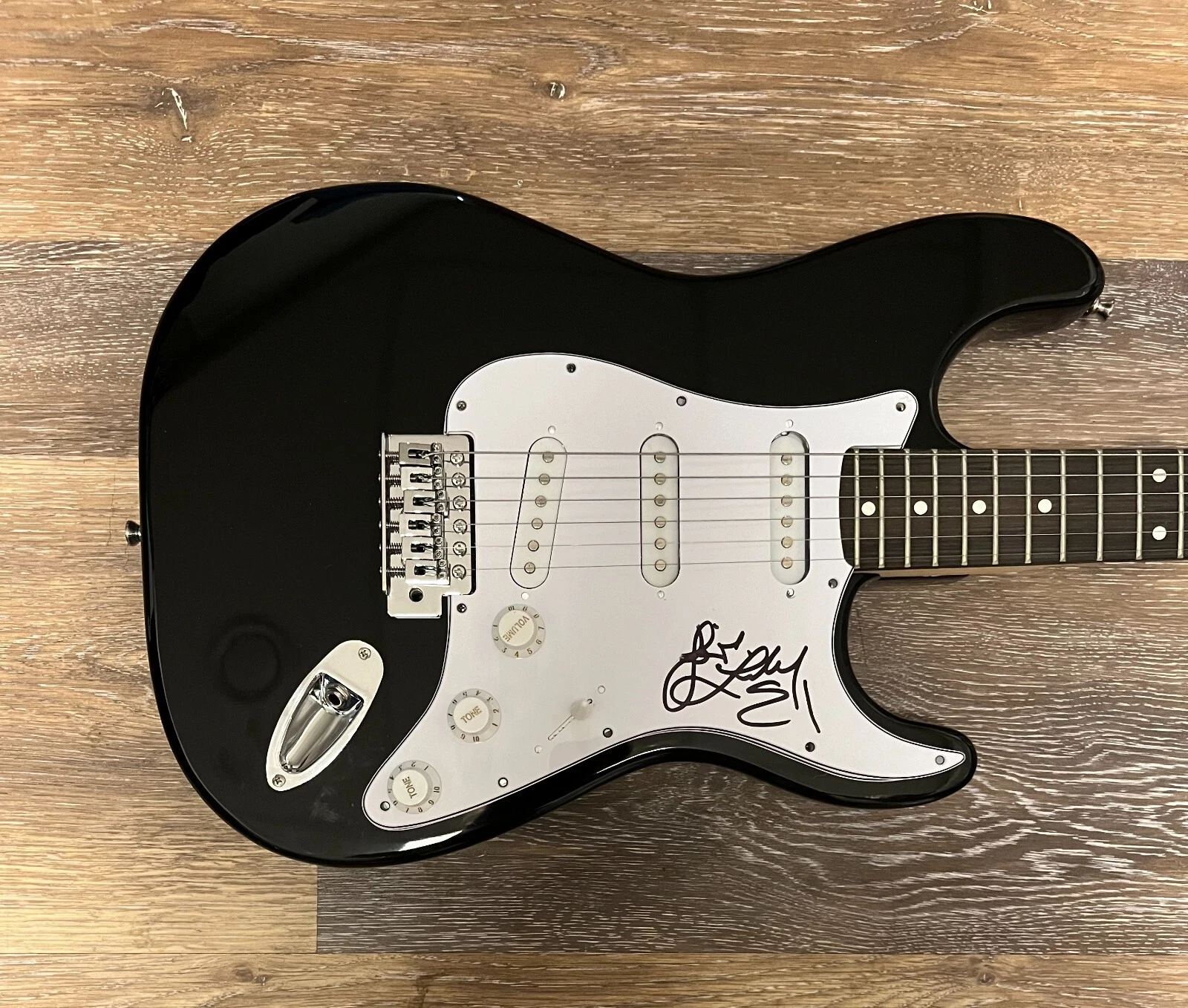 * LINDSAY ELL * signed electric guitar * RIGHT ON TIME * 2