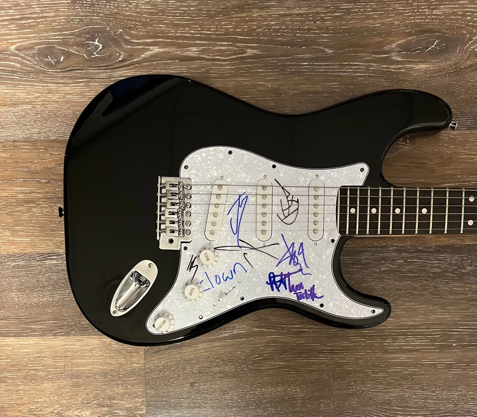 * SLIPKNOT * signed guitar * JIM, SID, MICK, CLOWN, V-MAN, TORTILLA & JAY * 1