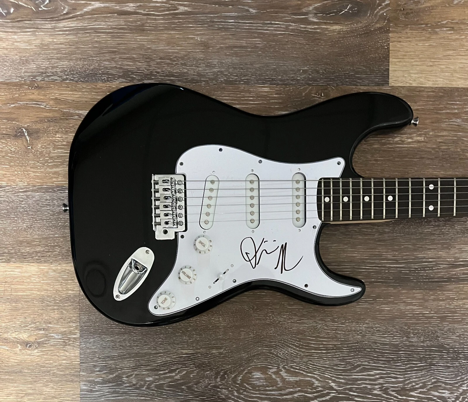 * OLIVIA RODRIGO * signed electric guitar * GUTS * SOUR * VAMPIRE * 1