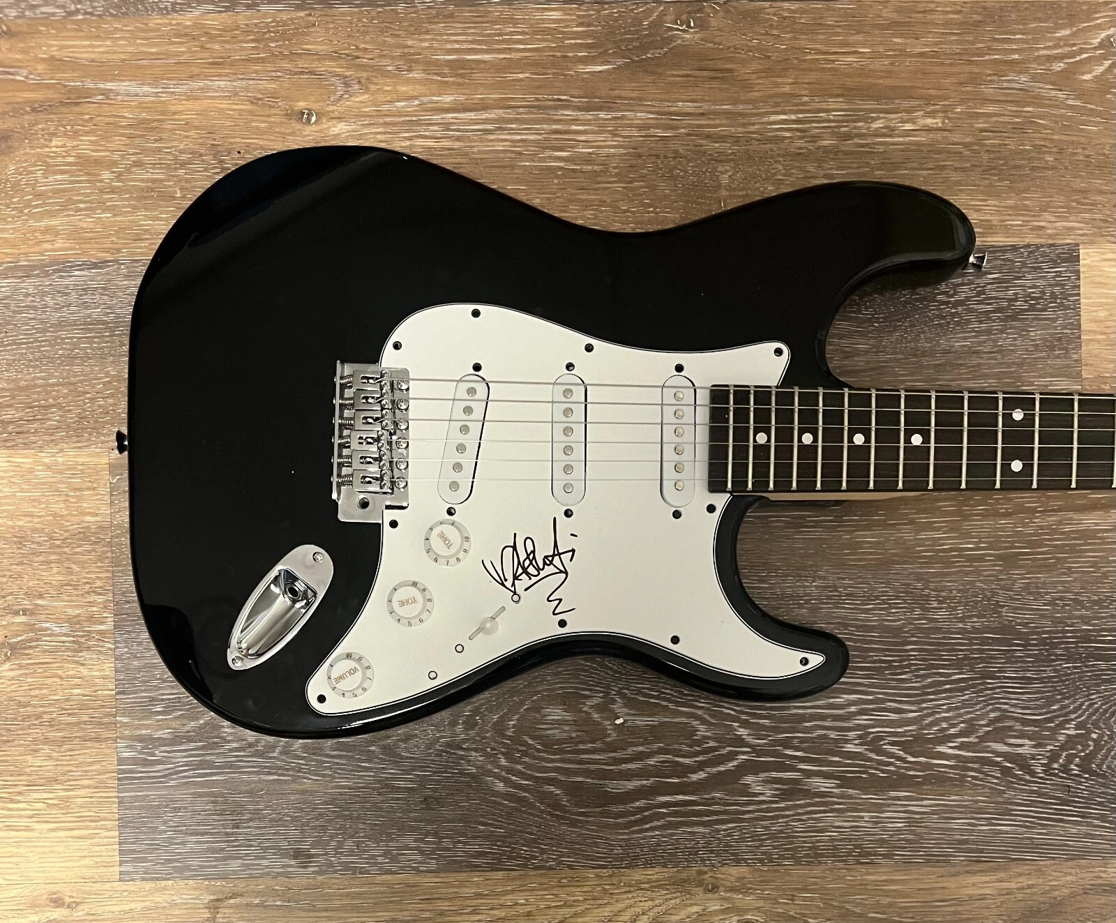 * ASHANTI * signed electric guitar * ONLY U * 2