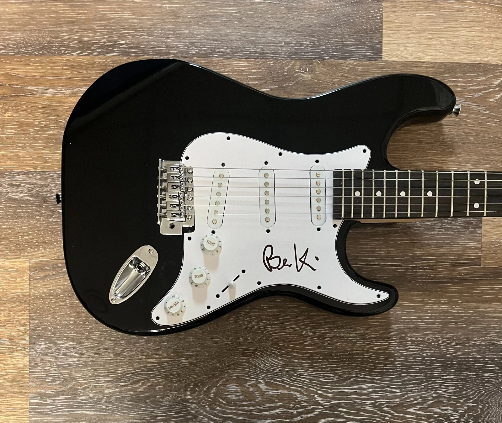 * BEN KWELLER * signed electric guitar * SHA SHA * 1