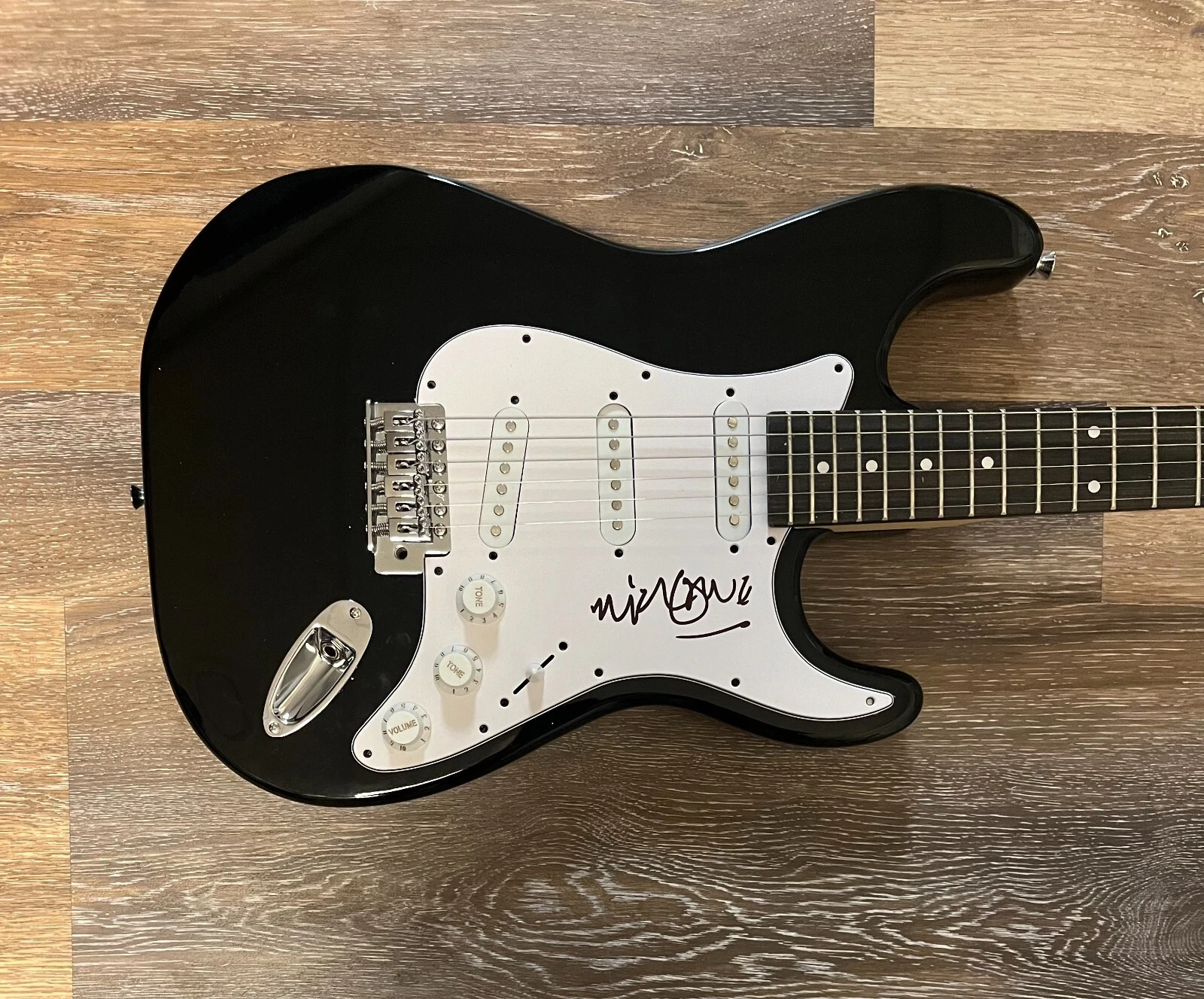 * NICK LOWE * signed electric guitar * JESUS OF COOL * ROCKPILE * 1