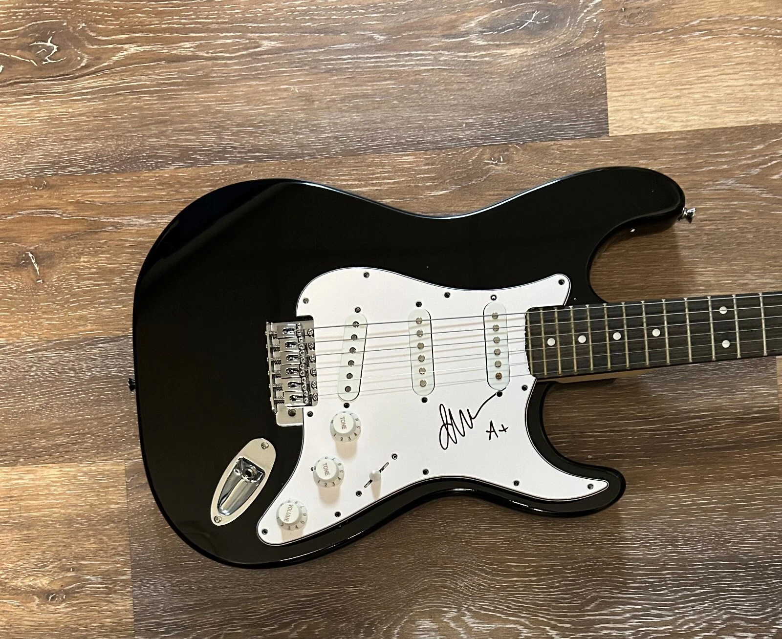 * ANTHONY GONZALEZ * SIGNED ELECTRIC GUITAR * M83 * 2 COLLECTIBLE MEMORABILIA