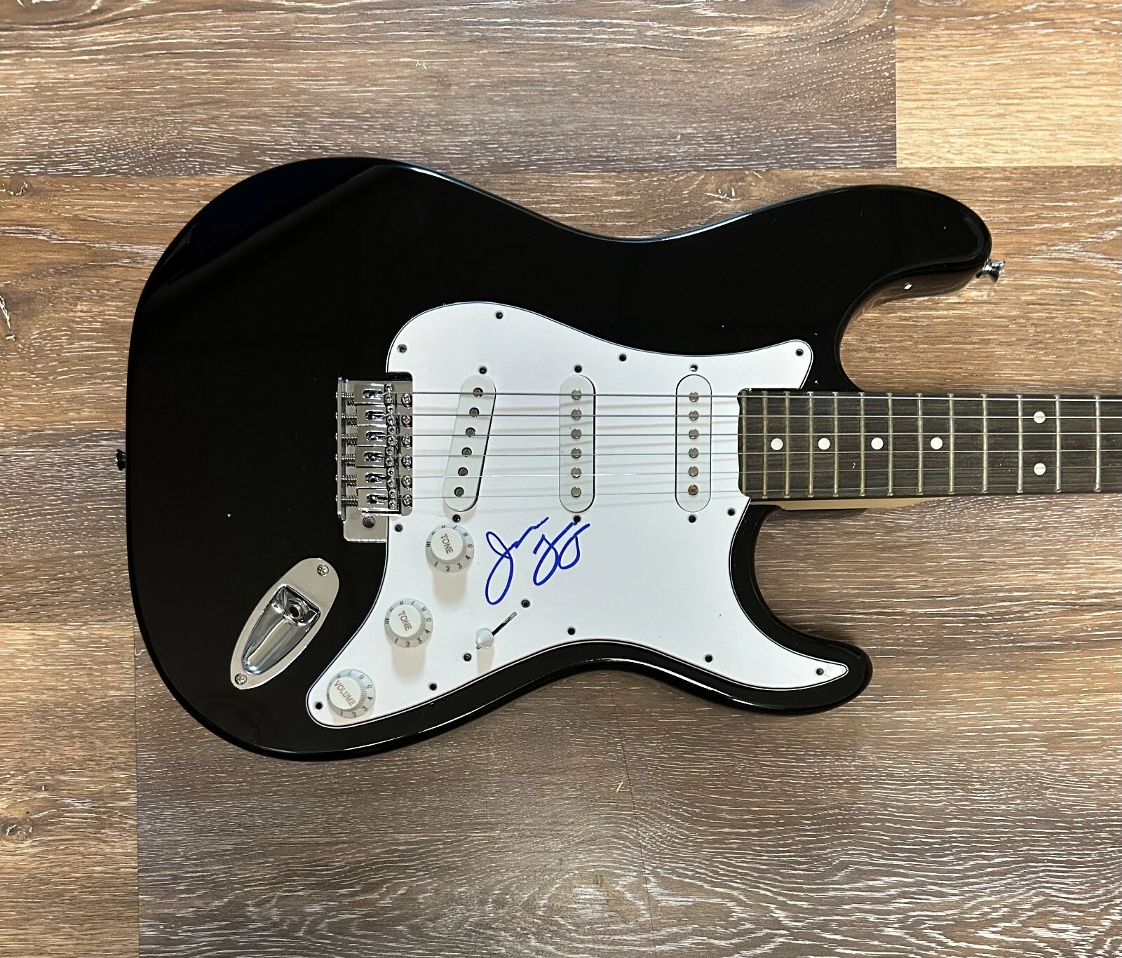 * JAMES YOUNG JY * signed electric guitar * STYX * 1