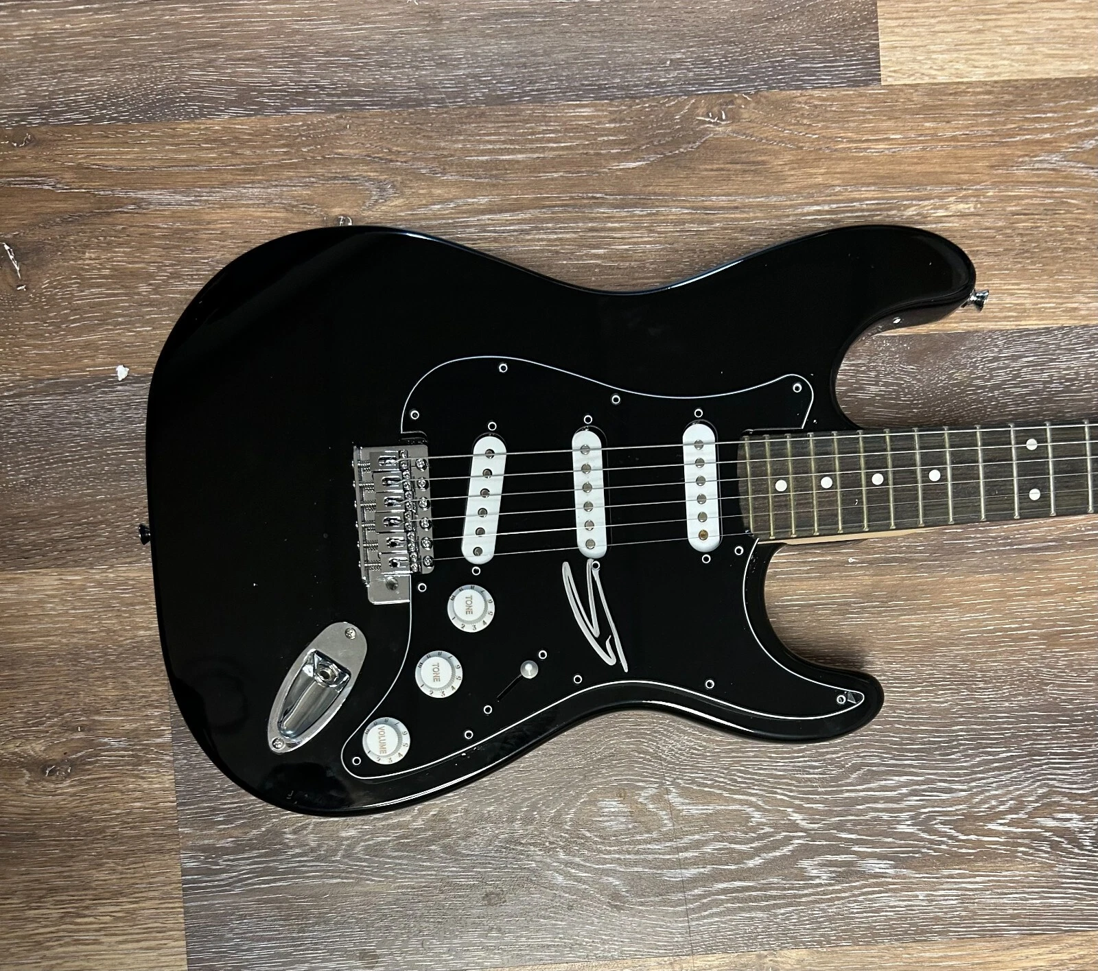 * JUSTIN FURSTENFELD * signed electric guitar * BLUE OCTOBER * 2