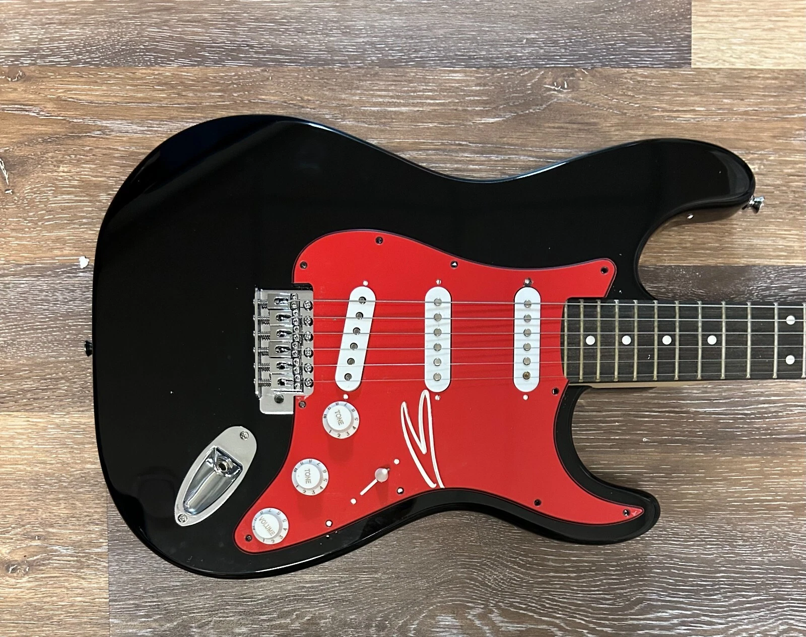 * JUSTIN FURSTENFELD * signed electric guitar * BLUE OCTOBER * 3