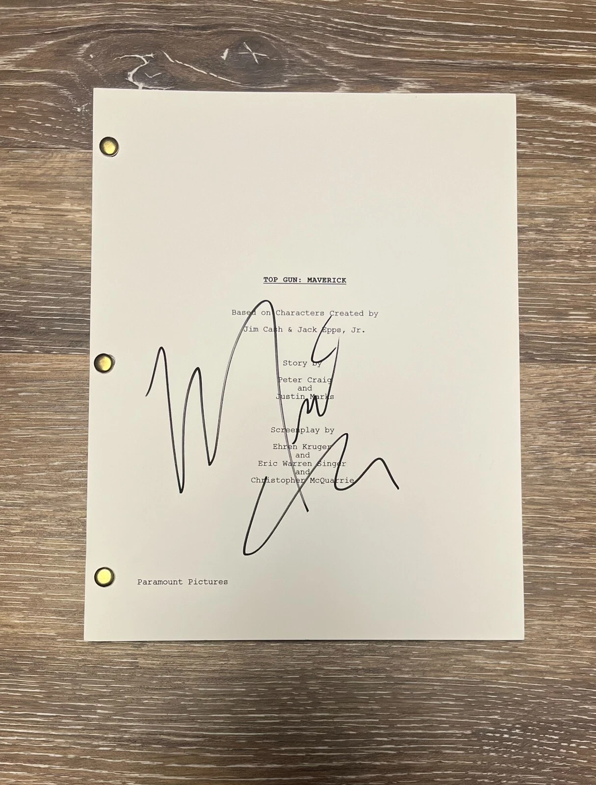 * MILES TELLER * SIGNED FULL MOVIE SCRIPT * TOP GUN: MAVERICK * 2 COLLECTIBLE MEMORABILIA