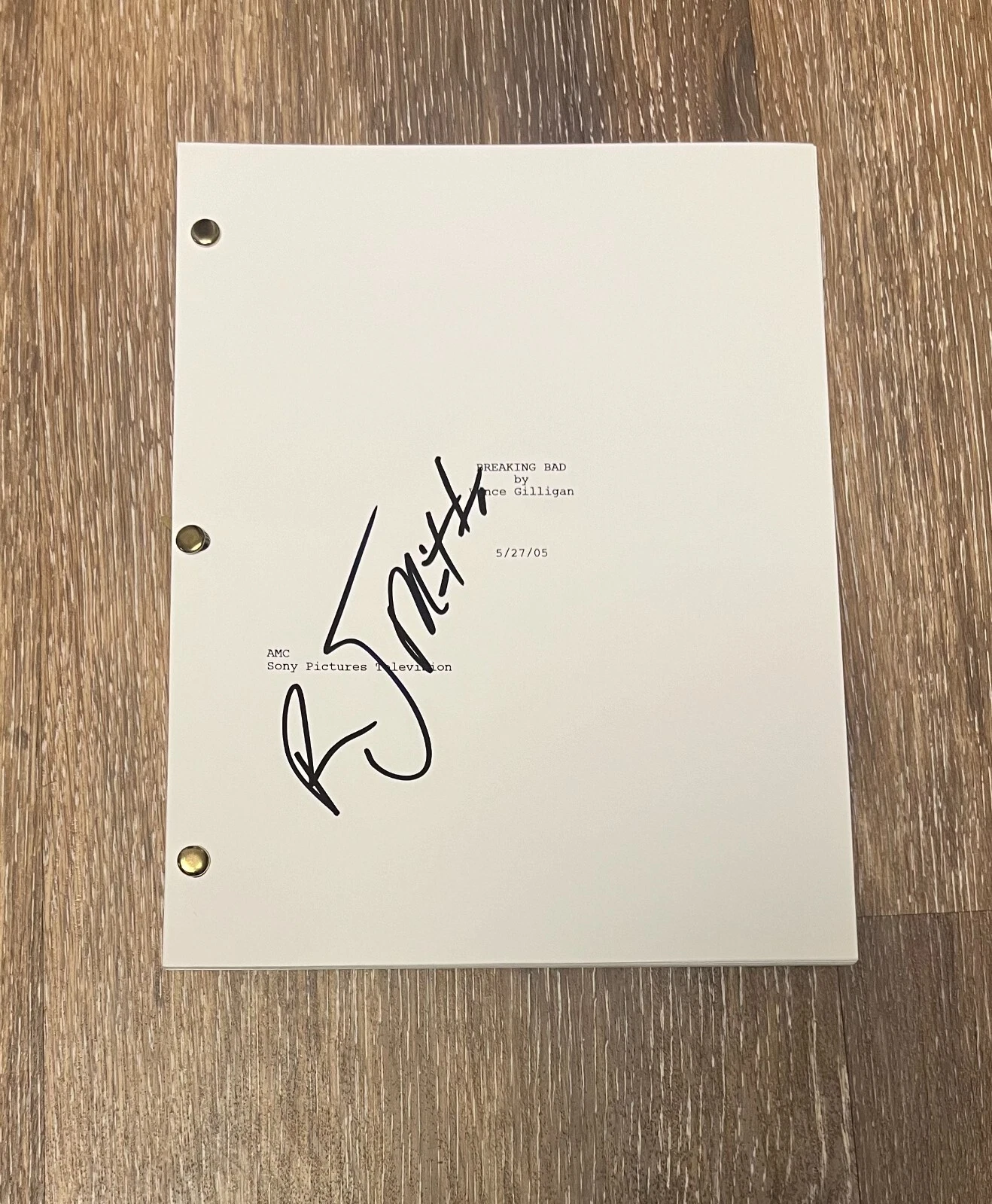 * R.J. MITTE * SIGNED FULL TV SCRIPT * BREAKING BAD * 1 COLLECTIBLE MEMORABILIA