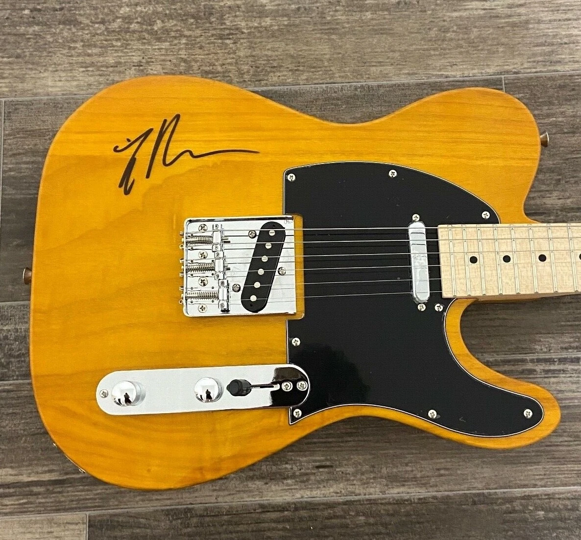 * LINDSEY BUCKINGHAM * signed electric guitar * FLEETWOOD MAC * COA * 1