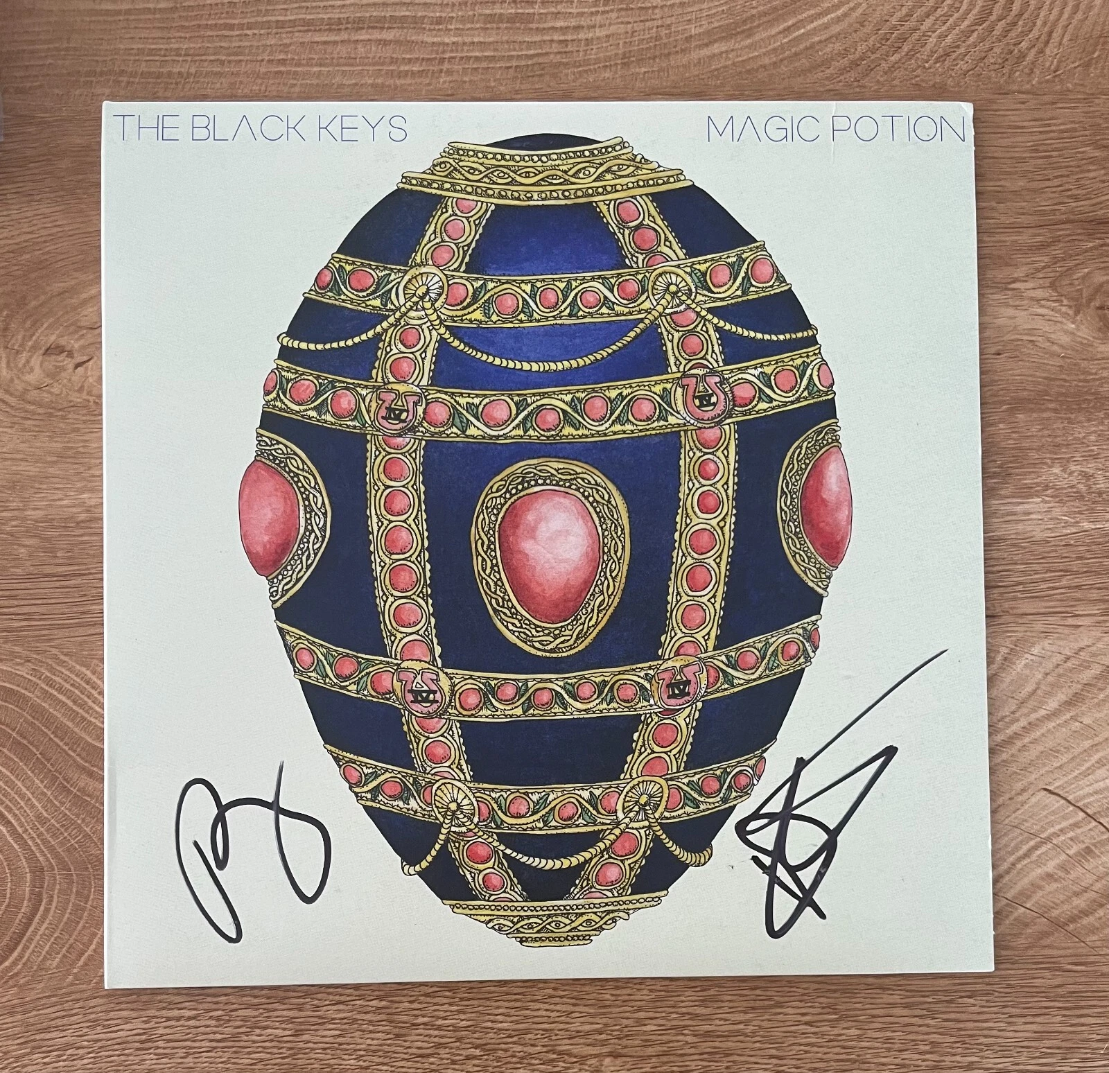 * THE BLACK KEYS * signed album * MAGIC POTION * DAN AUERBACH & PATRICK CARNEY