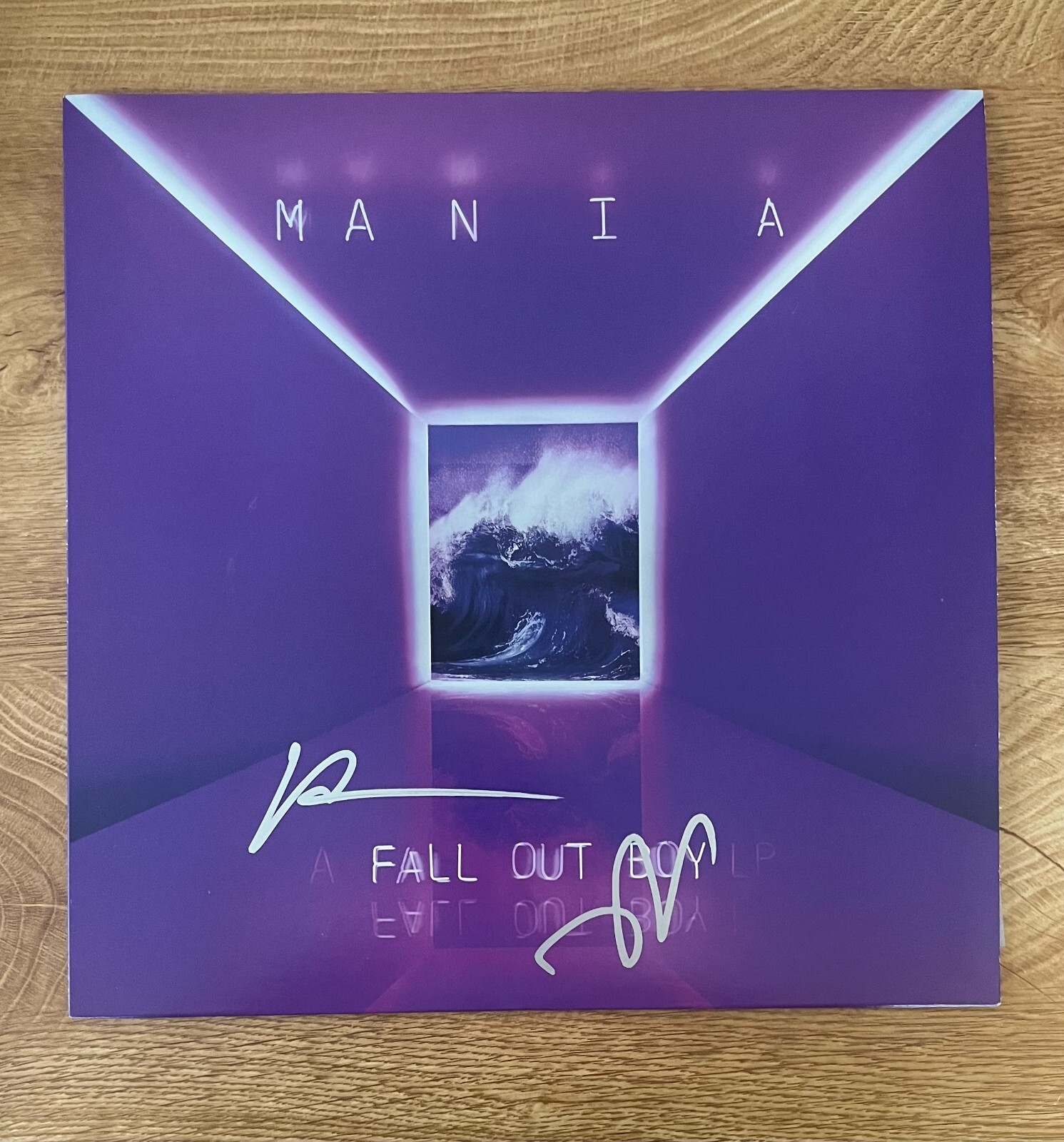 * PATRICK STUMP & PETE WENTZ  * signed vinyl album * FALL OUT BOY * MANIA * 1
