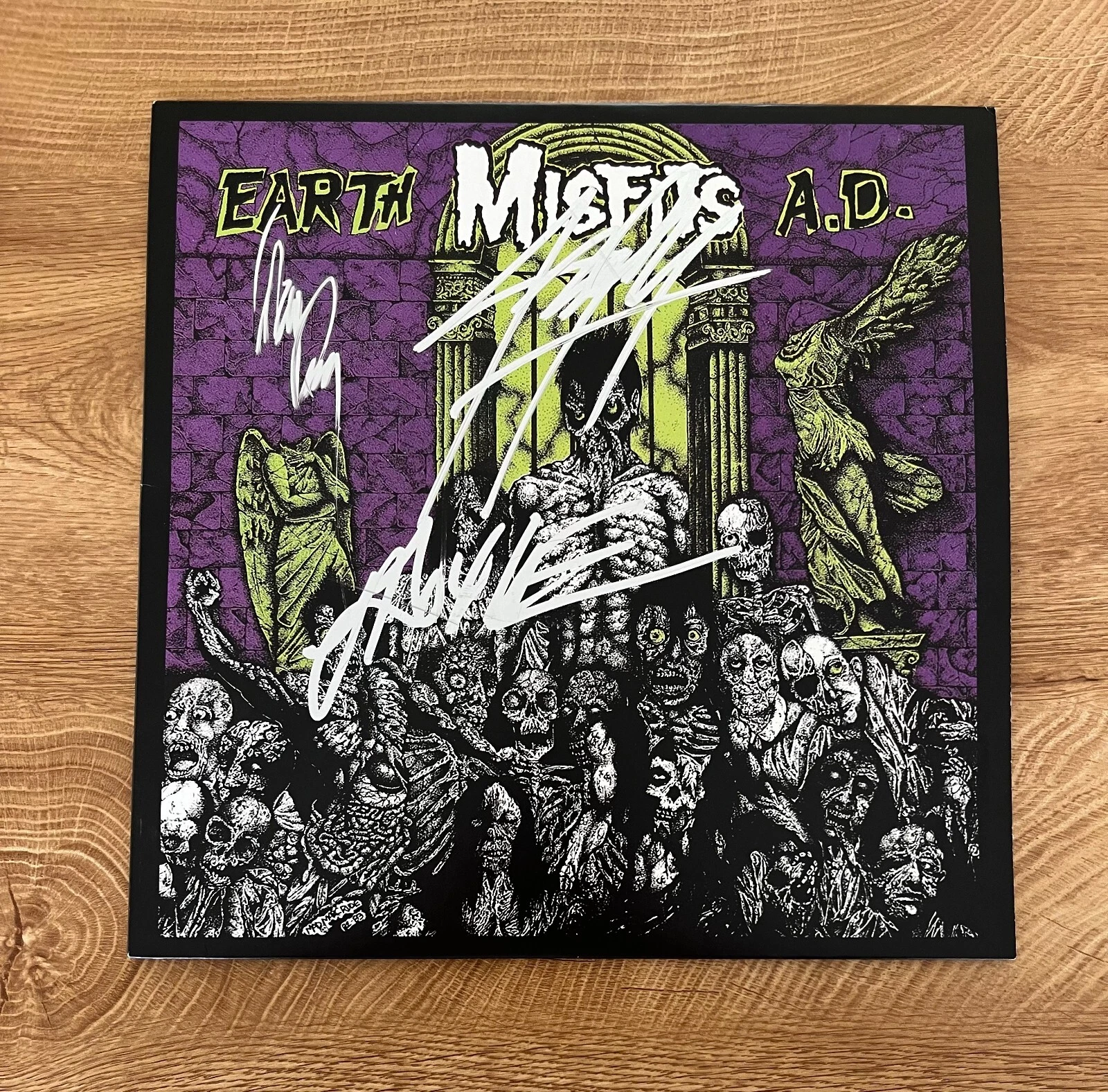 * MISFITS * signed album * EARTH A.D. * DANZIG, JERRY ONLY & DOYLE *