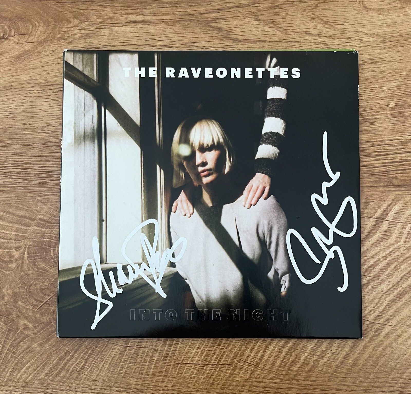* THE RAVEONETTES * signed album * INTO THE NIGHT * SUNE WAGNER & SHARIN FOO * 2
