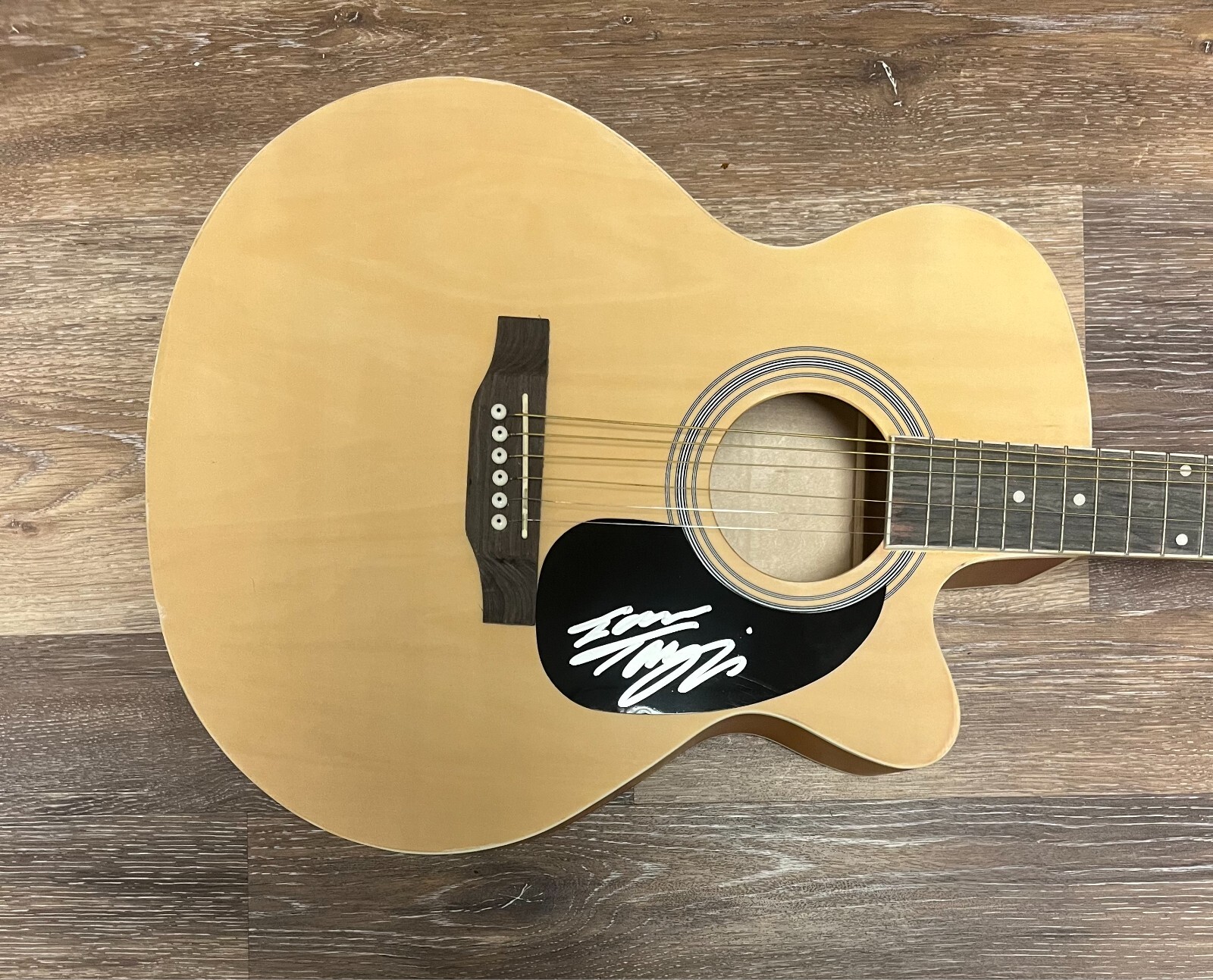 * IAM TONGI * signed acoustic guitar * AMERICAN IDOL * 1