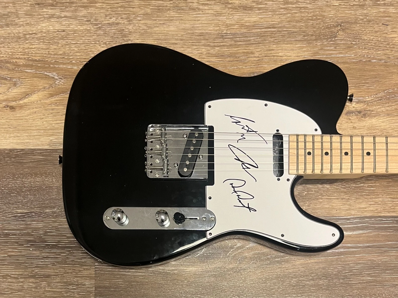 * JOE RUSSO ALMOST DEAD * signed electric guitar * JOE, SCOTT & DAVID * 1
