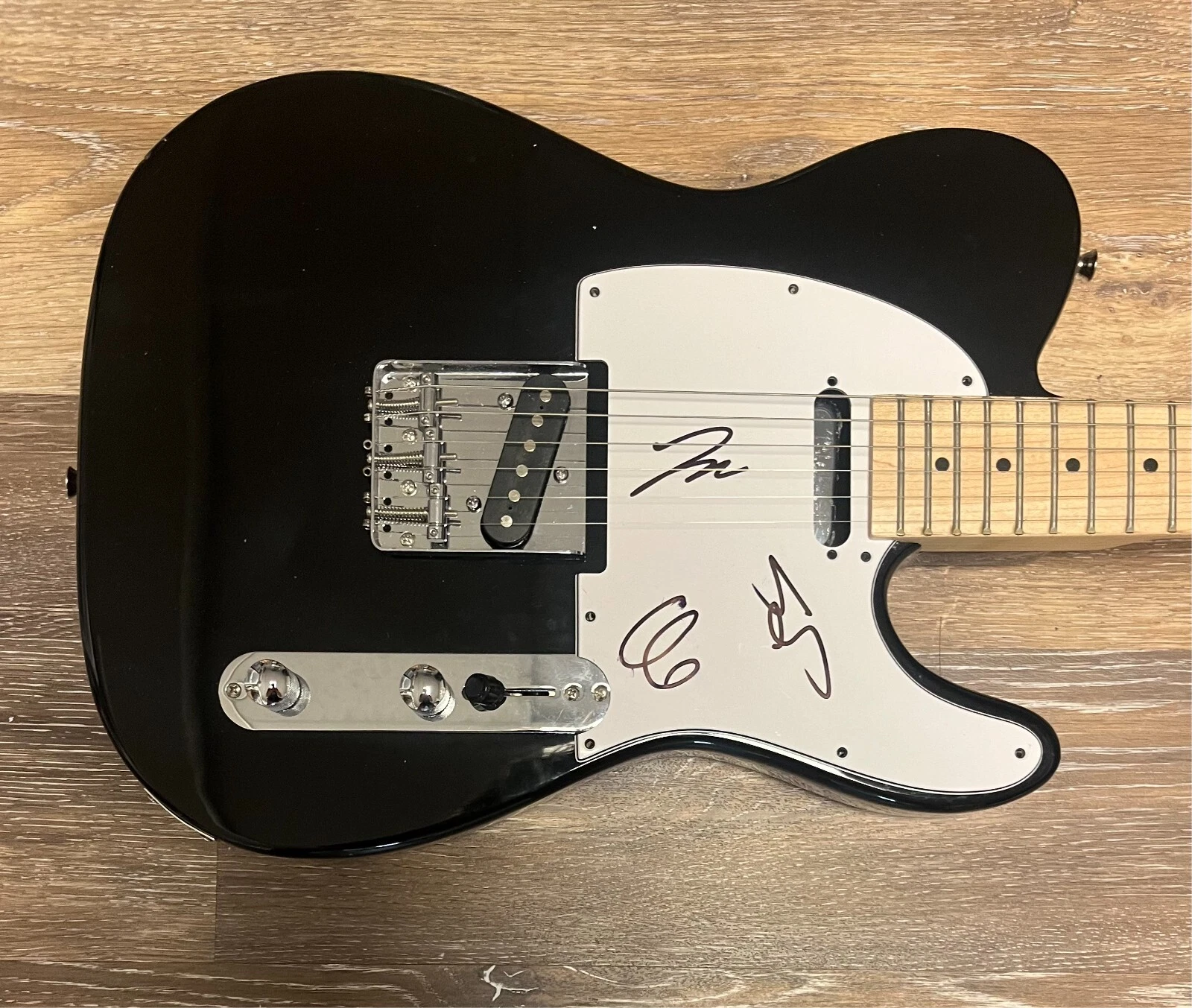 * POLYPHIA * signed electric guitar * TIM HENSON, SCOTT LEPAGE & CLAY GOBER * 1