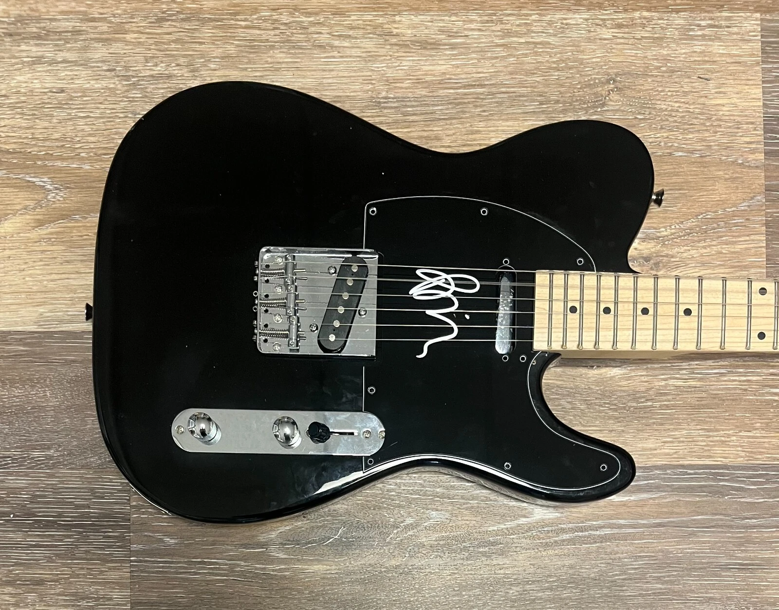 * PAUL BANKS * signed electric guitar * INTERPOL * 1