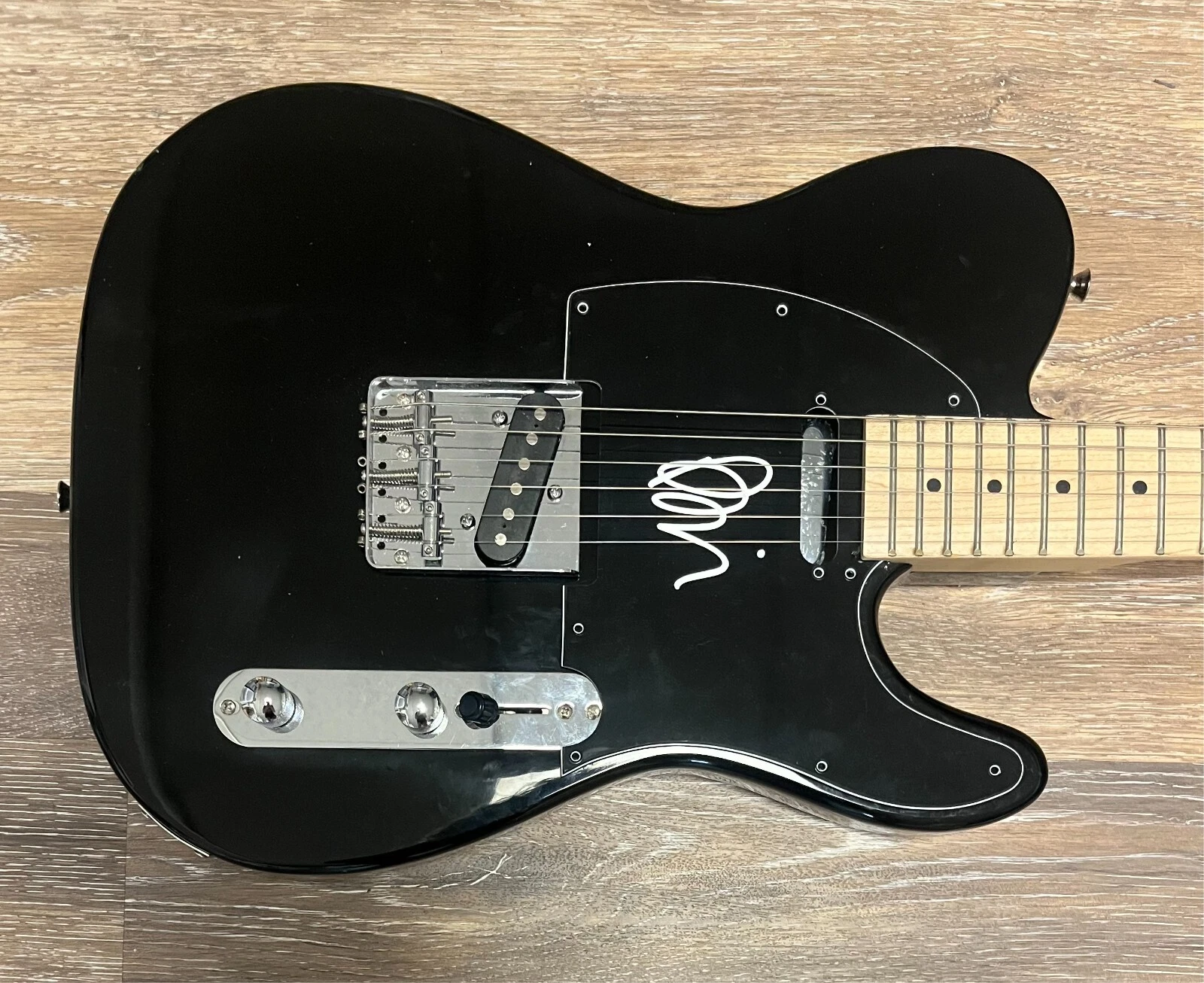 * PAUL BANKS * signed electric guitar * INTERPOL * 2
