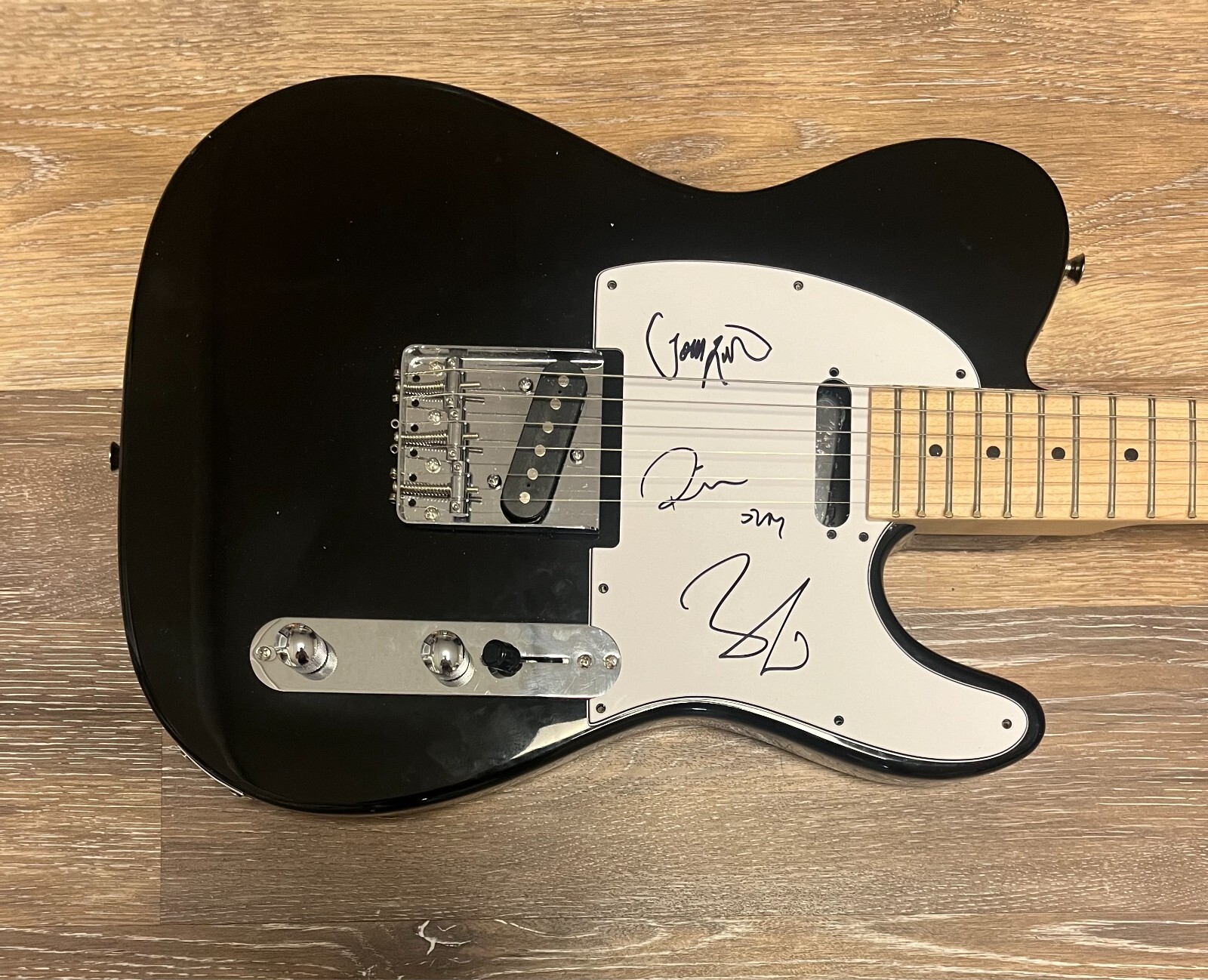 * JIMMY EAT WORLD * signed electric guitar * JIM ADKINS, TOM, RICK & ZACH * 1