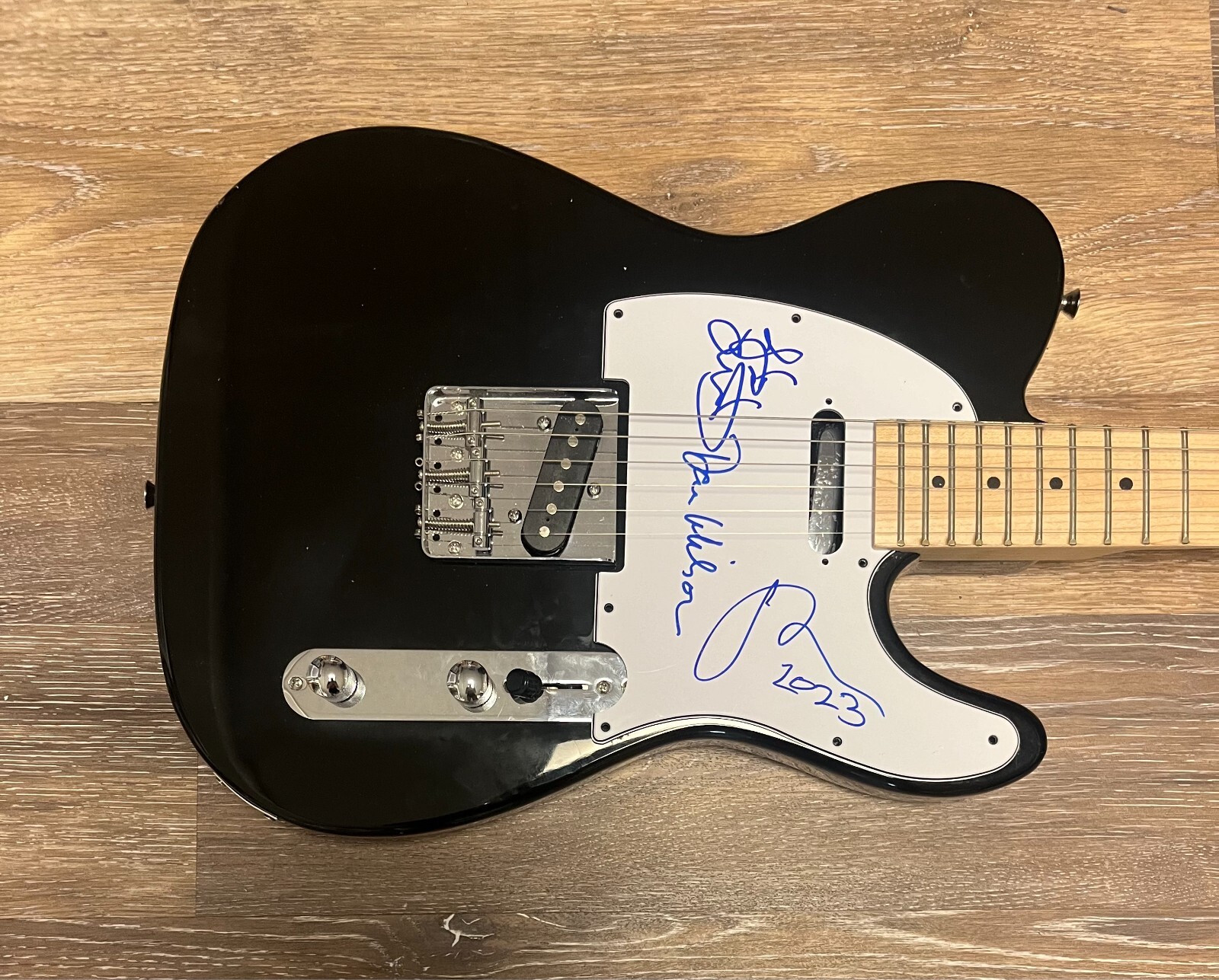 * SEMISONIC * signed electric guitar * DAN WILSON, JOHN MUNSON & JACOB SLICHTER