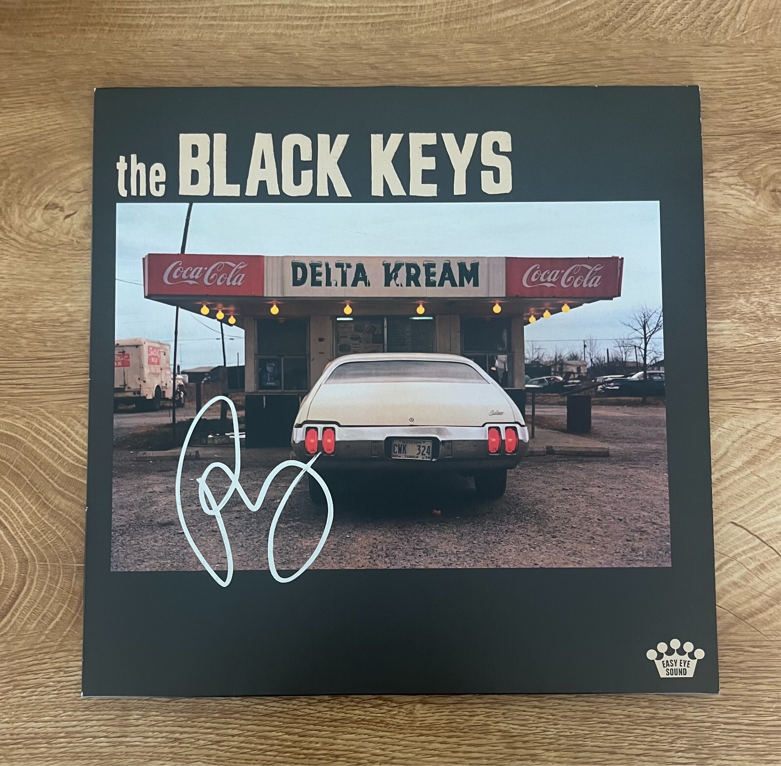* THE BLACK KEYS * signed vinyl album * DELTA KREAM * PATRICK CARNEY * 2