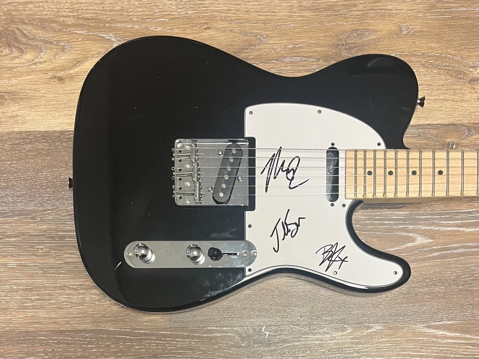 * PARMALEE * signed electric guitar * MATT THOMAS, JOSH & BARRY * 1