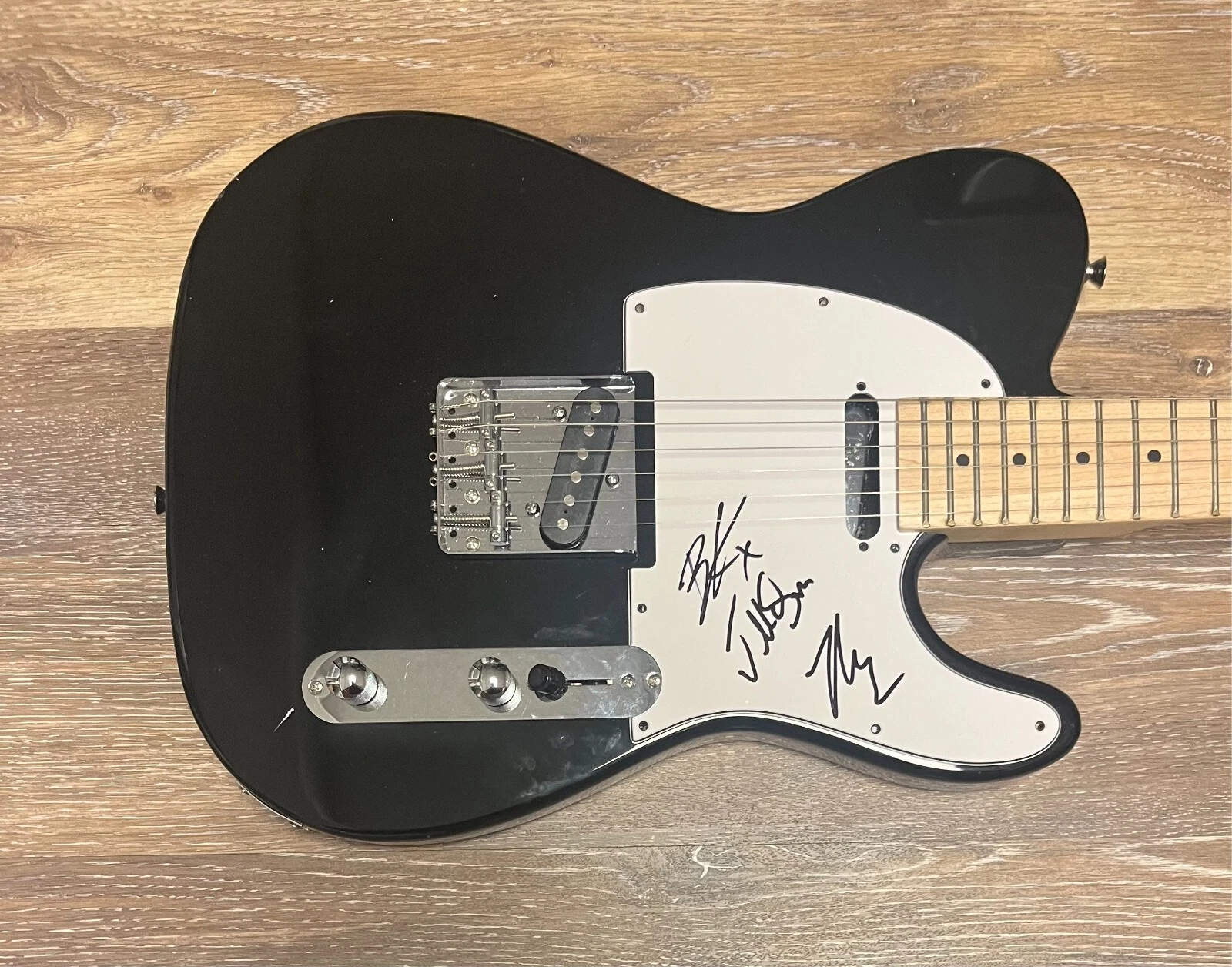 * PARMALEE * signed electric guitar * MATT THOMAS, JOSH & BARRY * 2