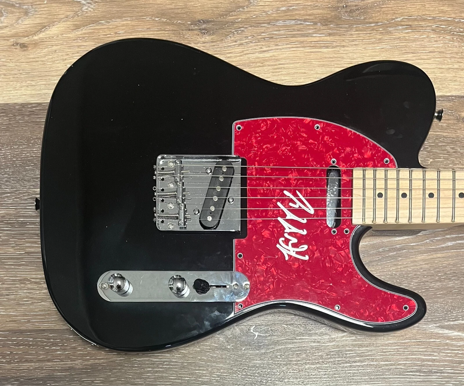 * HUDDY * signed electric guitar * CHASE HUDSON * LIL HUDDY * 2