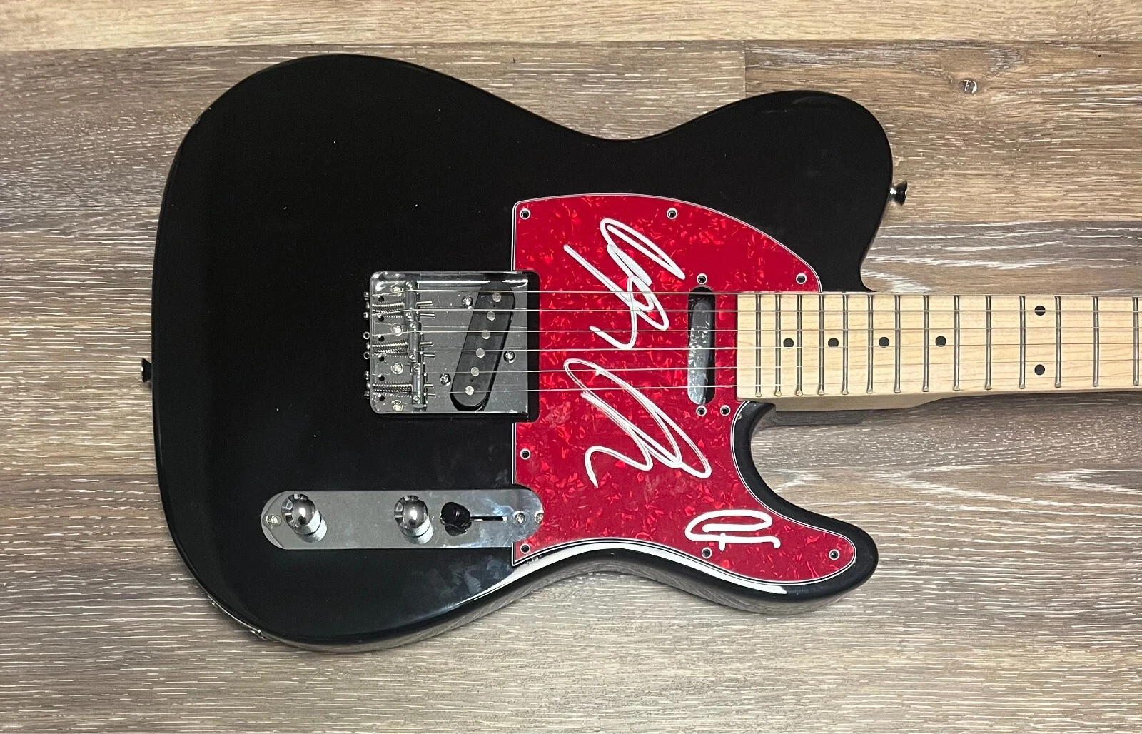 * JUNGLE * signed electric guitar * JOSH LLOYD-WATSON, TOM MCFARLAND & LYDIA *