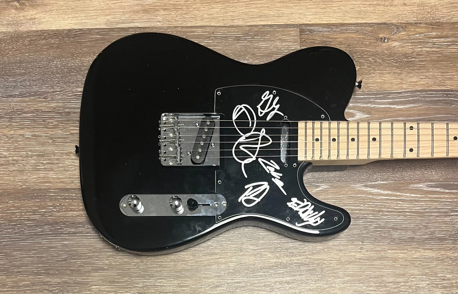 * THE REVIVALISTS * signed electric guitar * DAVID SHAW, ZACK, GEORGE, ED & PJ *