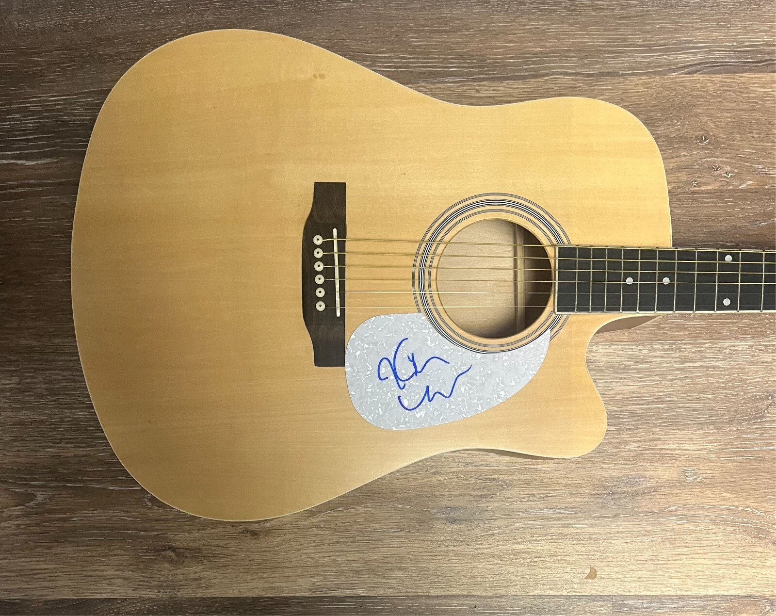 * KEITH URBAN * signed acoustic guitar * MESSED UP AS ME * 1
