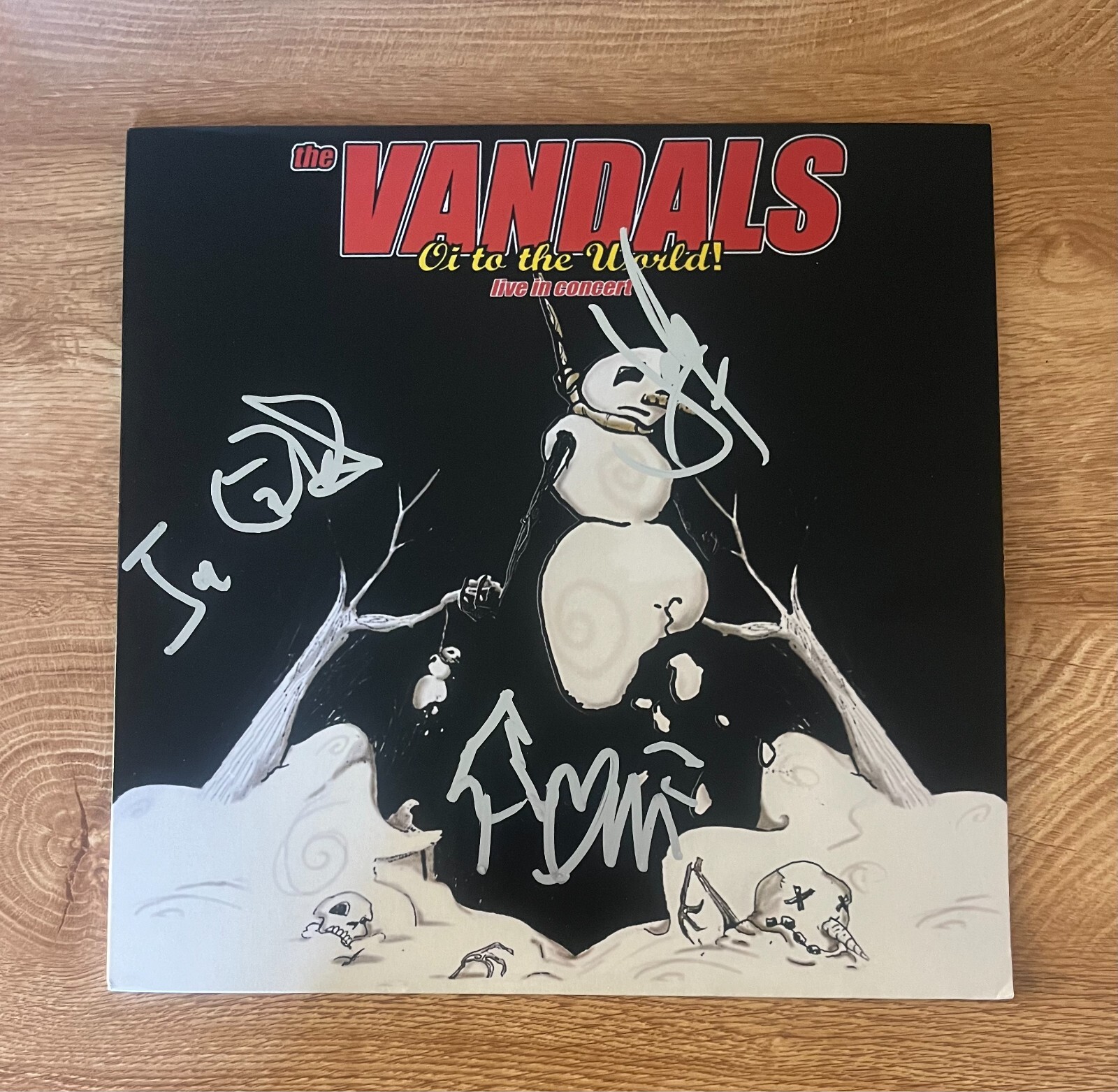 * THE VANDALS * signed album * OI TO THE WORLD * LIVE * JOE, JOSH & WARREN *