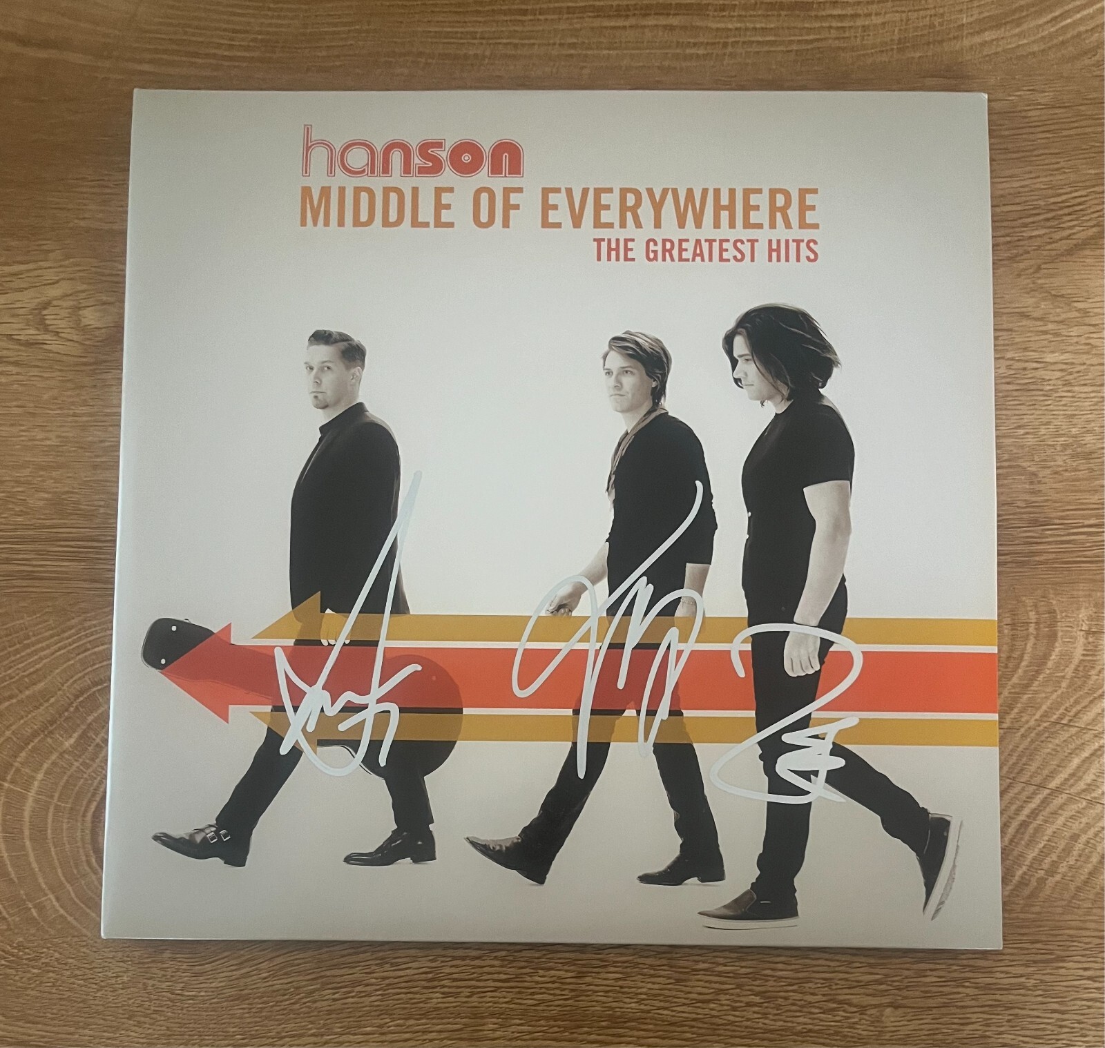 * HANSON * signed vinyl album * MIDDLE OF EVERYWHERE * THE GREATEST HITS * 2