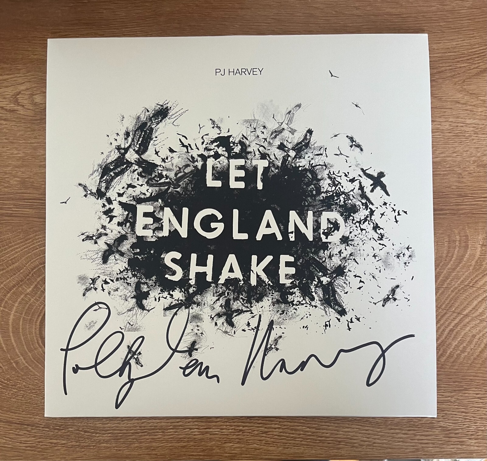 * PJ HARVEY * signed vinyl album * LET ENGLAND SHAKE * POLLY JEAN *