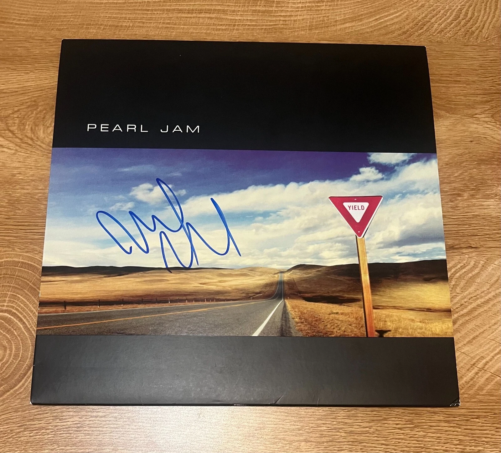 * MIKE MCCREADY * signed vinyl album * PEARL JAM * YIELD *